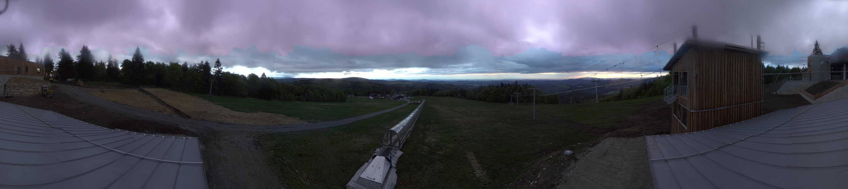 Archived image Webcam Mountain station Almberglift