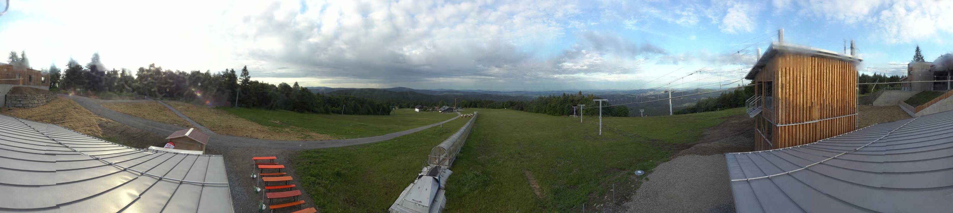 Archived image Webcam Mountain station Almberglift