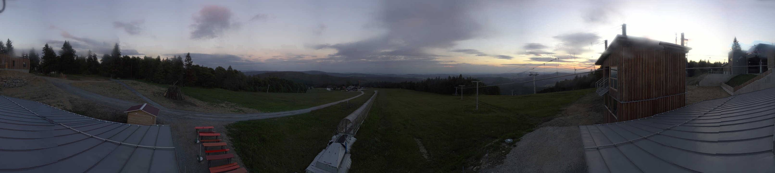 Archived image Webcam Mountain station Almberglift
