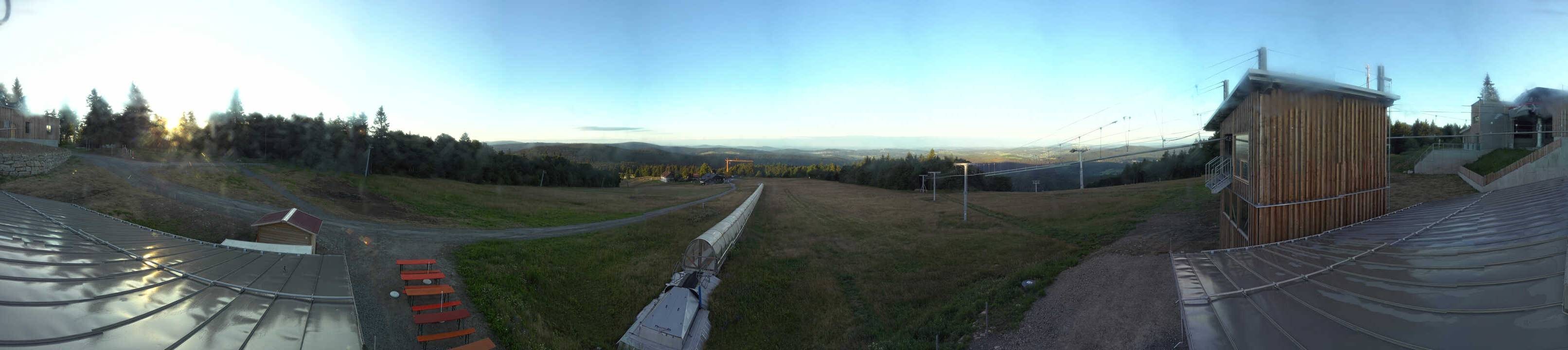 Archived image Webcam Mountain station Almberglift