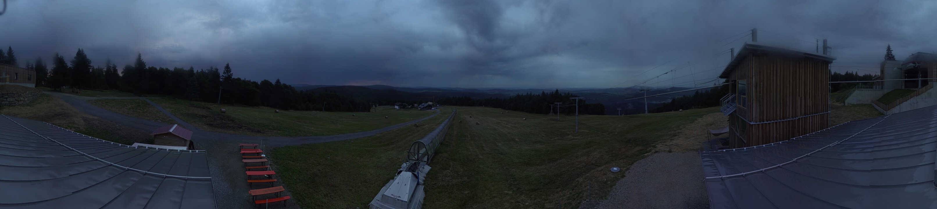 Archived image Webcam Mountain station Almberglift