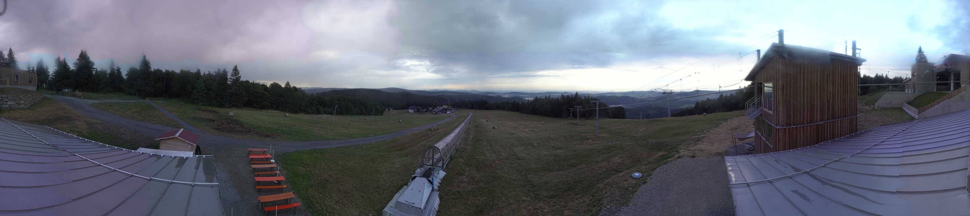 Archived image Webcam Mountain station Almberglift