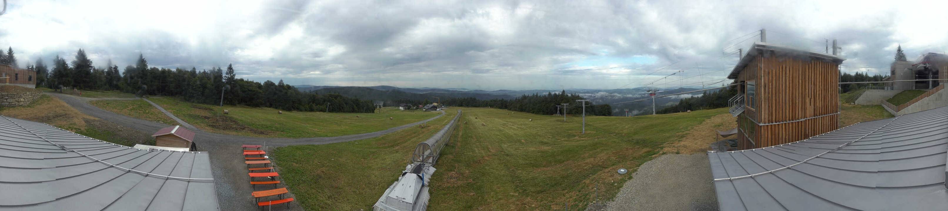 Archived image Webcam Mountain station Almberglift