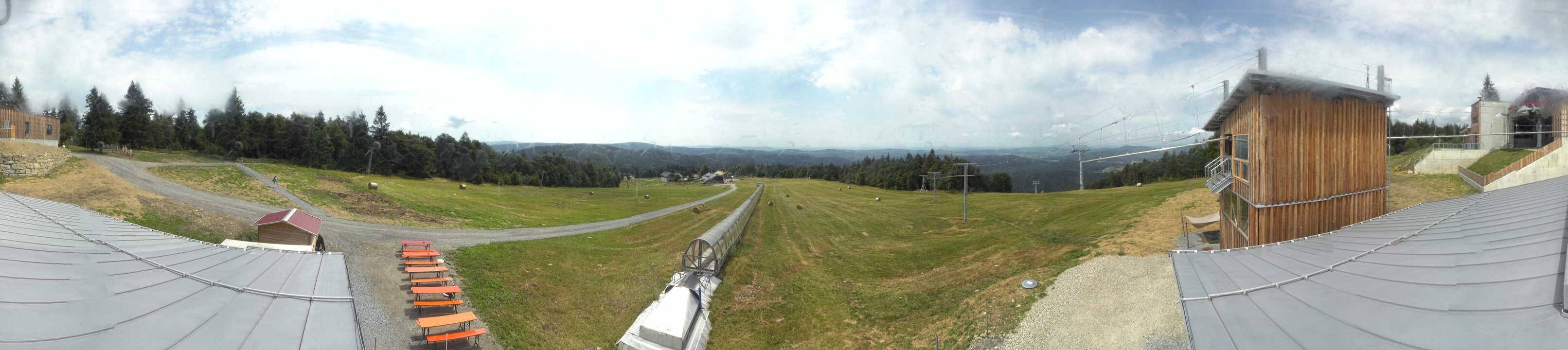 Archived image Webcam Mountain station Almberglift