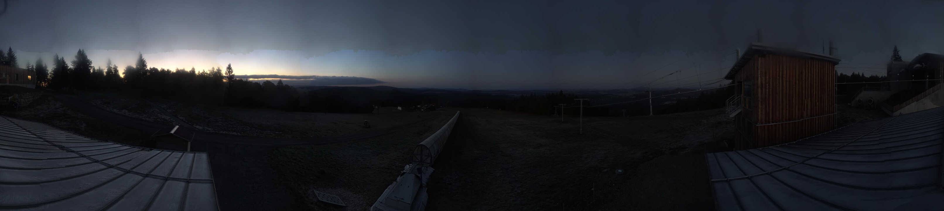 Archived image Webcam Mountain station Almberglift