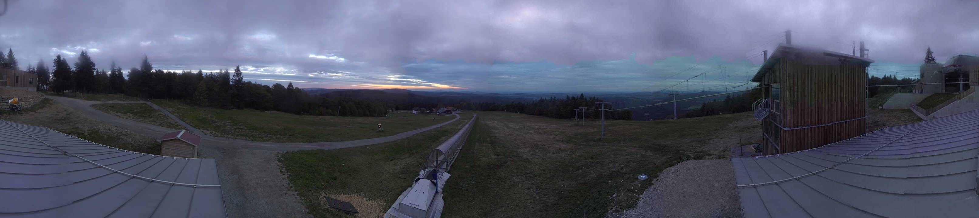 Archived image Webcam Mountain station Almberglift