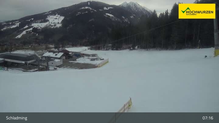 Archived image Webcam Base of Gipfelbahn Hochwurzen