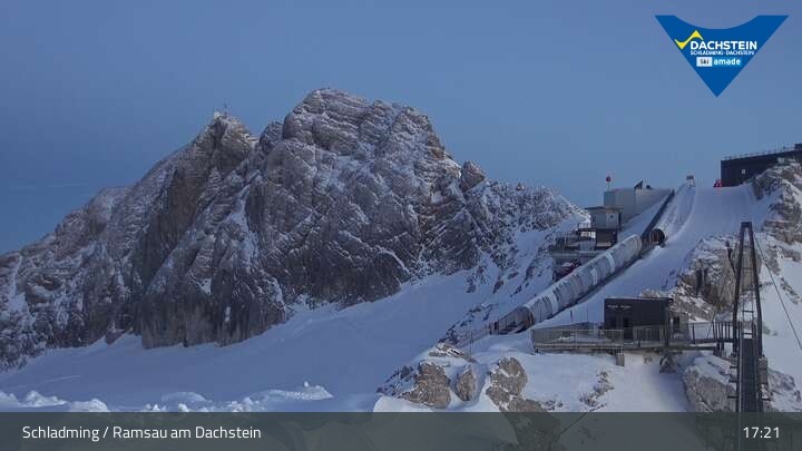 Archiv Foto Dachstein Gletscher: Webcam Bergstation Hunerkogel (2700 m)