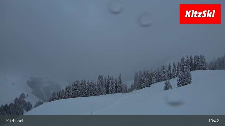 Archived image Webcam Kitzbühel: View Top Station Hahnenkamm