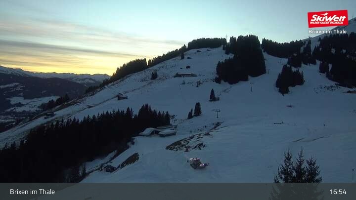 Archived image Webcam Top Station Gondola, Brixen im Thale