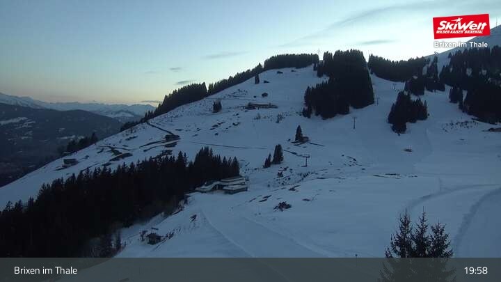 Archived image Webcam Top Station Gondola, Brixen im Thale