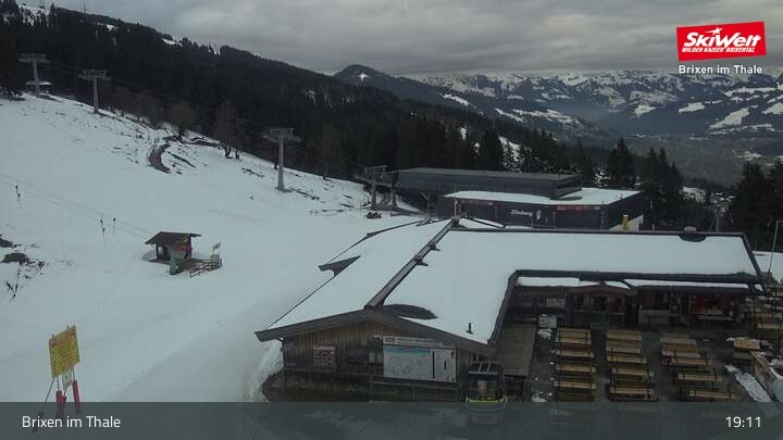 Archived image Webcam Top Station Gondola, Brixen im Thale