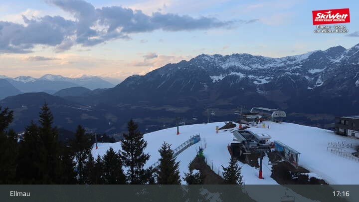 Archiv Foto Webcam Bergstation Hartkaiserbahn, Ellmau