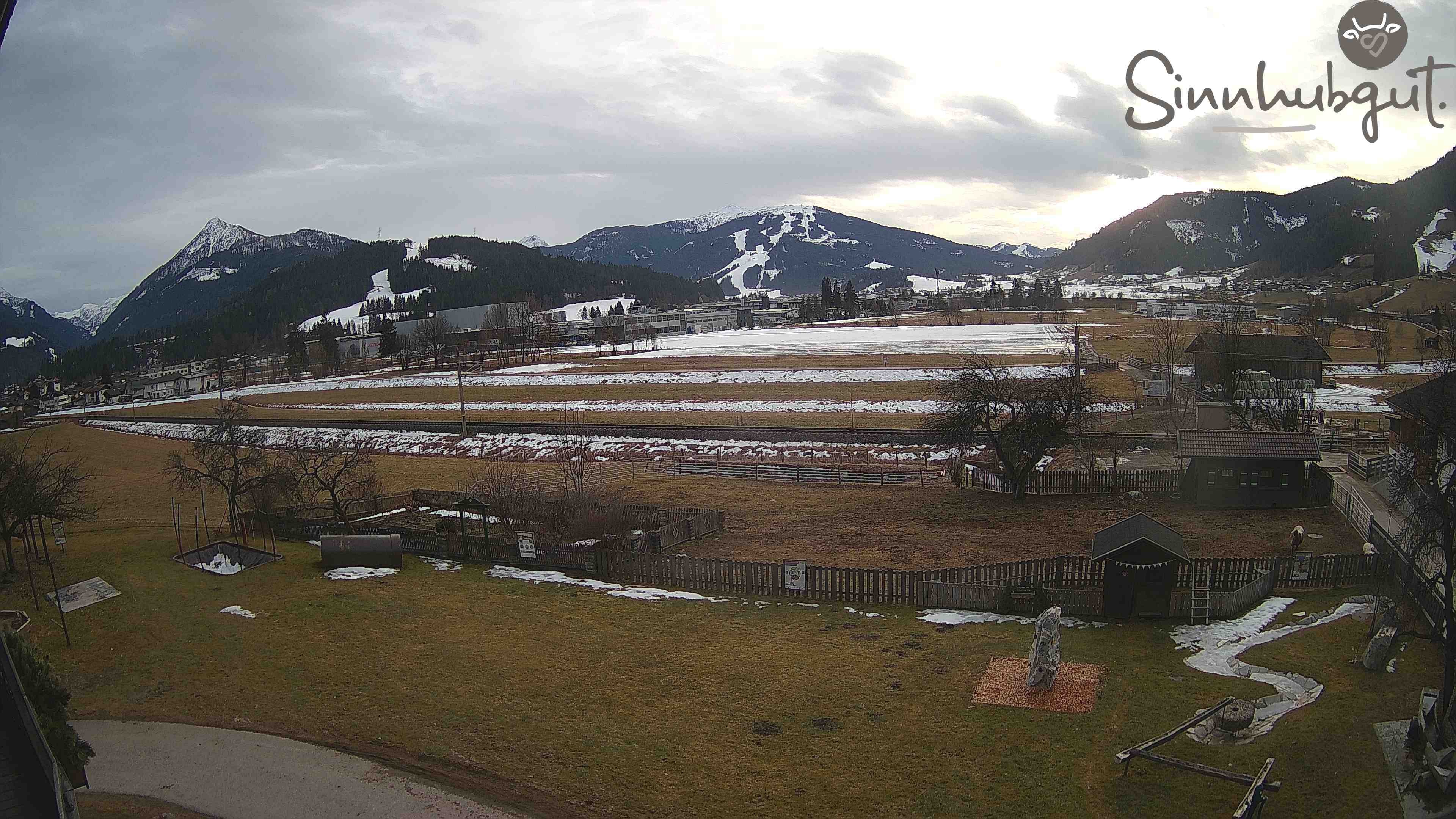 Archived image Webcam Sinnhub farm - Altenmarkt