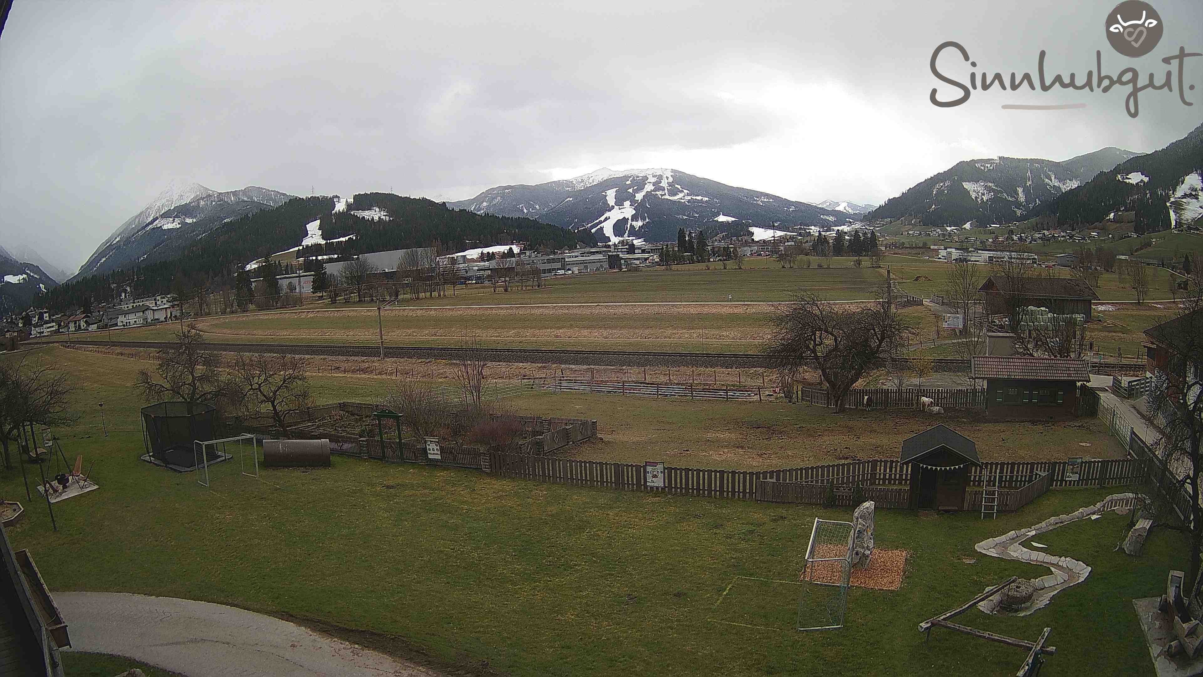 Archived image Webcam Sinnhub farm - Altenmarkt