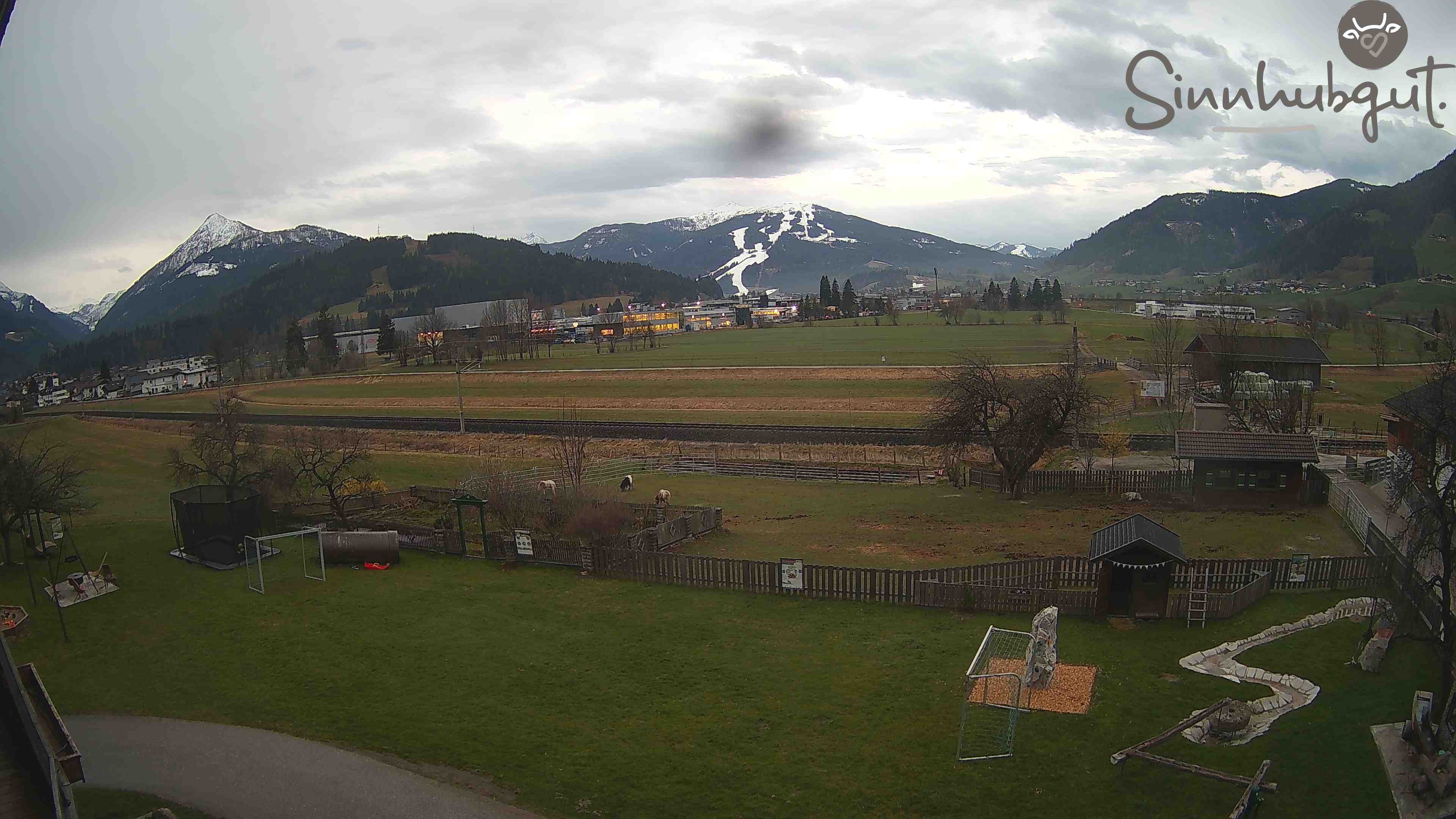 Archived image Webcam Sinnhub farm - Altenmarkt