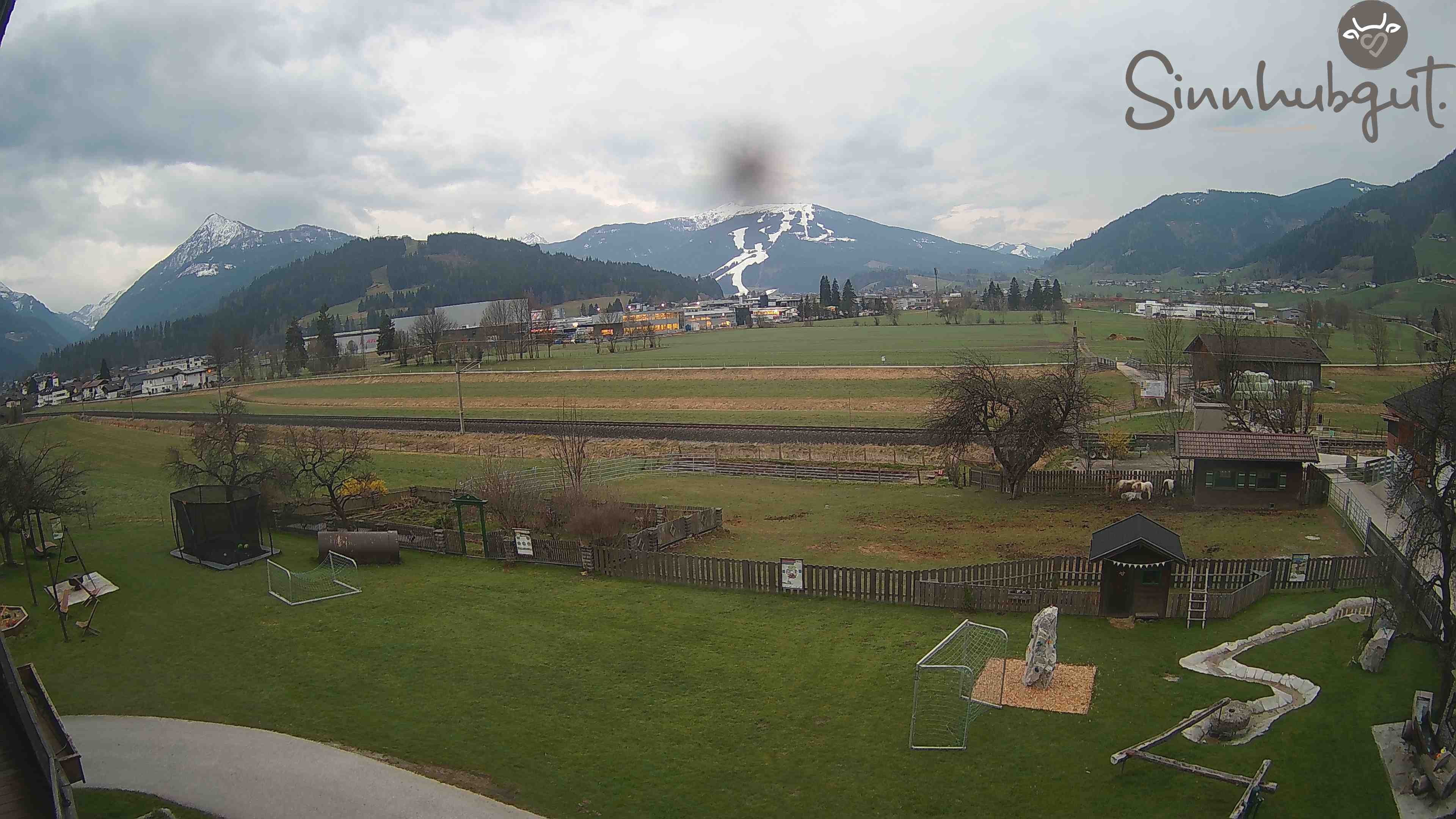 Archived image Webcam Sinnhub farm - Altenmarkt