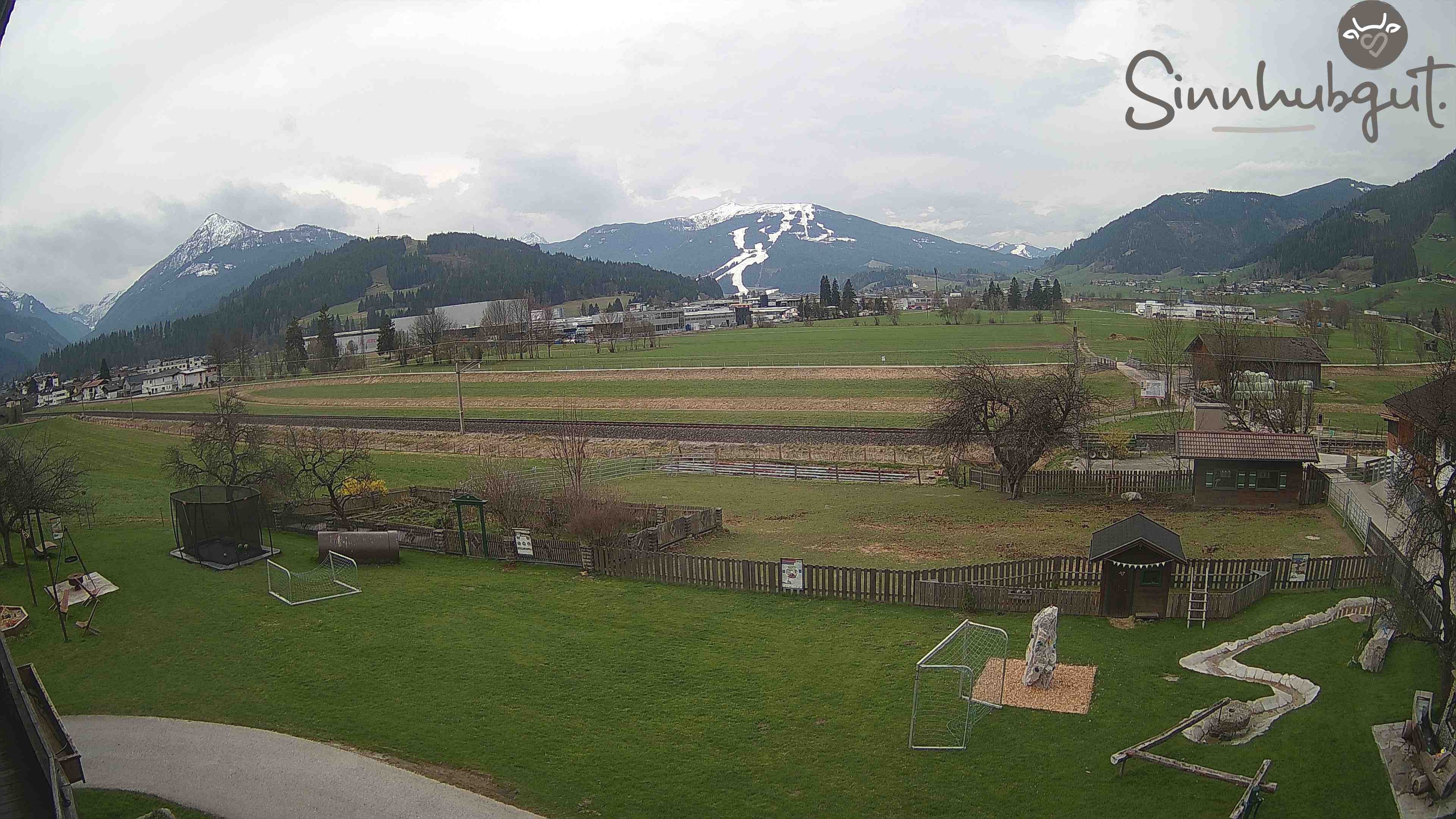 Archived image Webcam Sinnhub farm - Altenmarkt