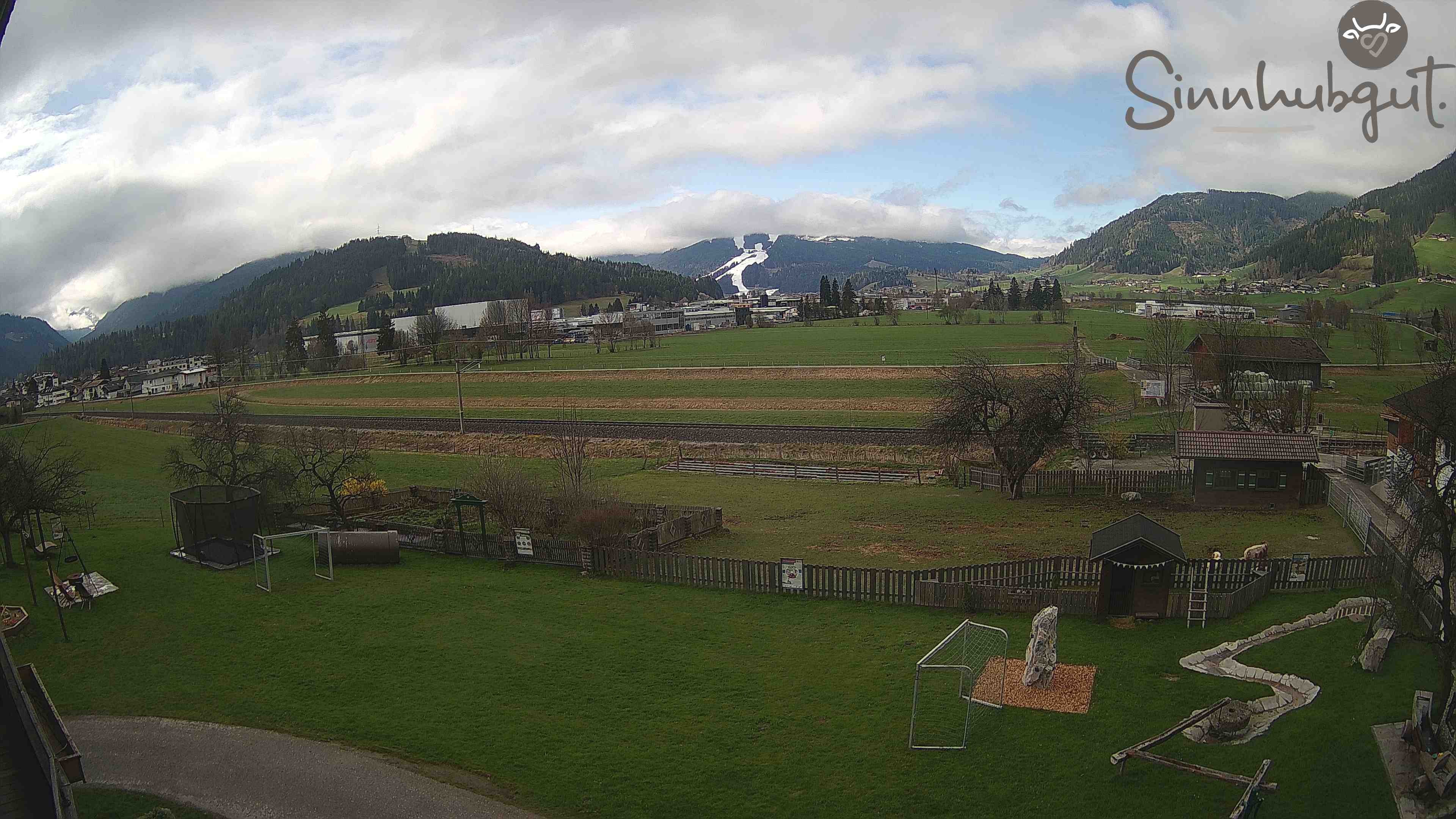 Archived image Webcam Sinnhub farm - Altenmarkt