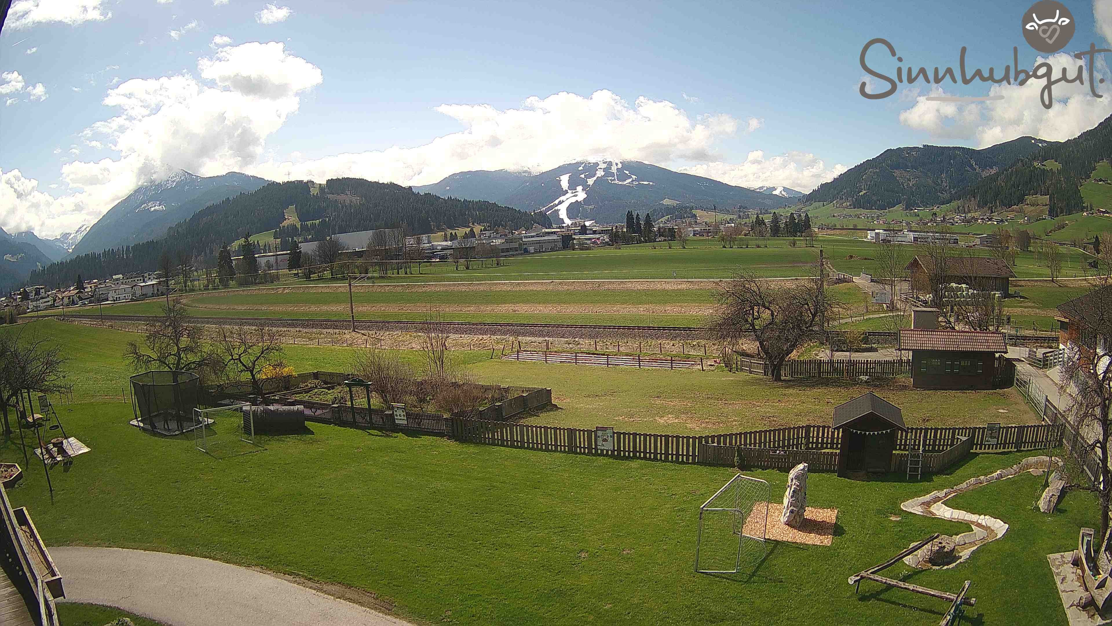 Archived image Webcam Sinnhub farm - Altenmarkt