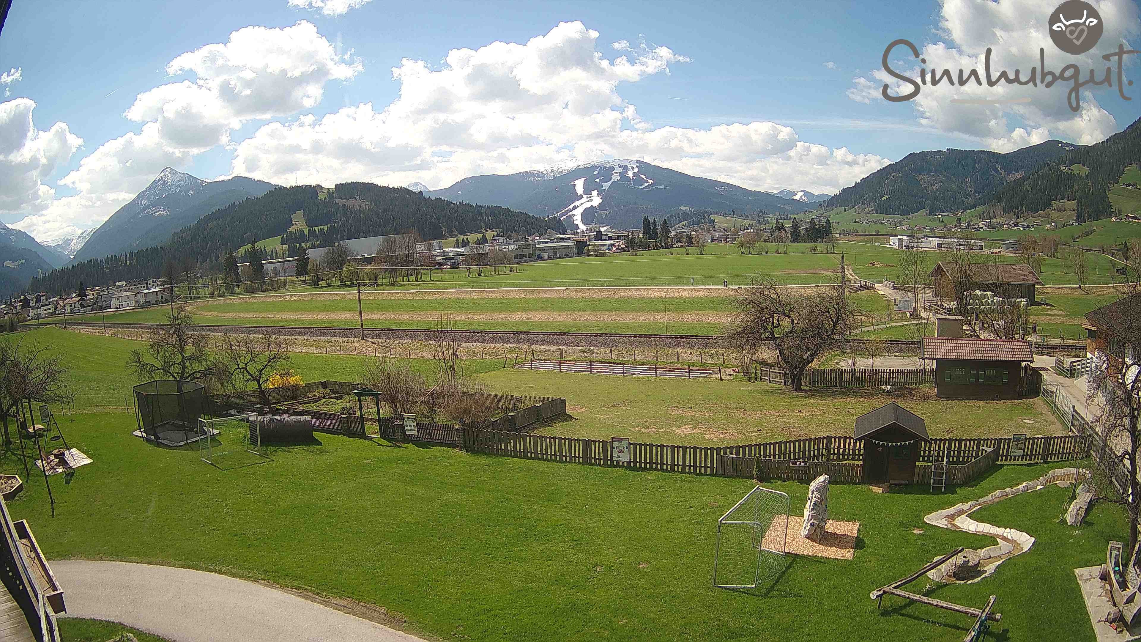 Archived image Webcam Sinnhub farm - Altenmarkt