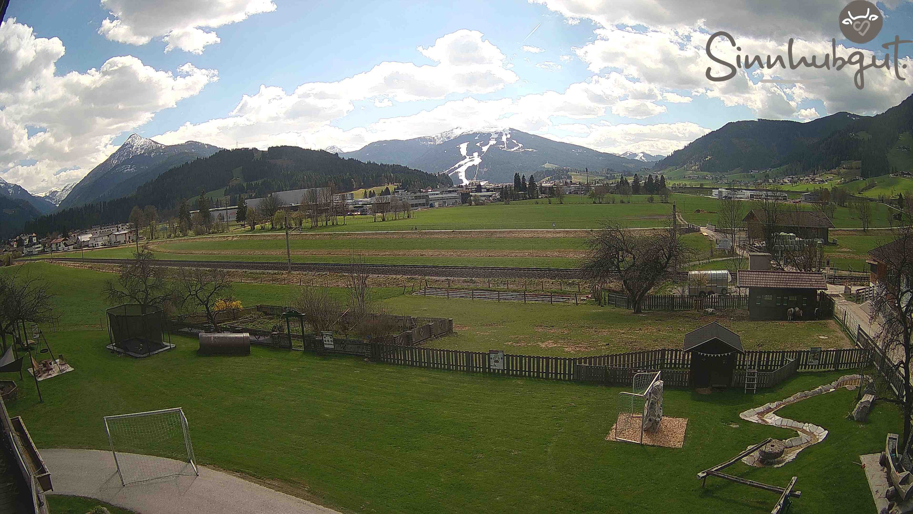 Archived image Webcam Sinnhub farm - Altenmarkt