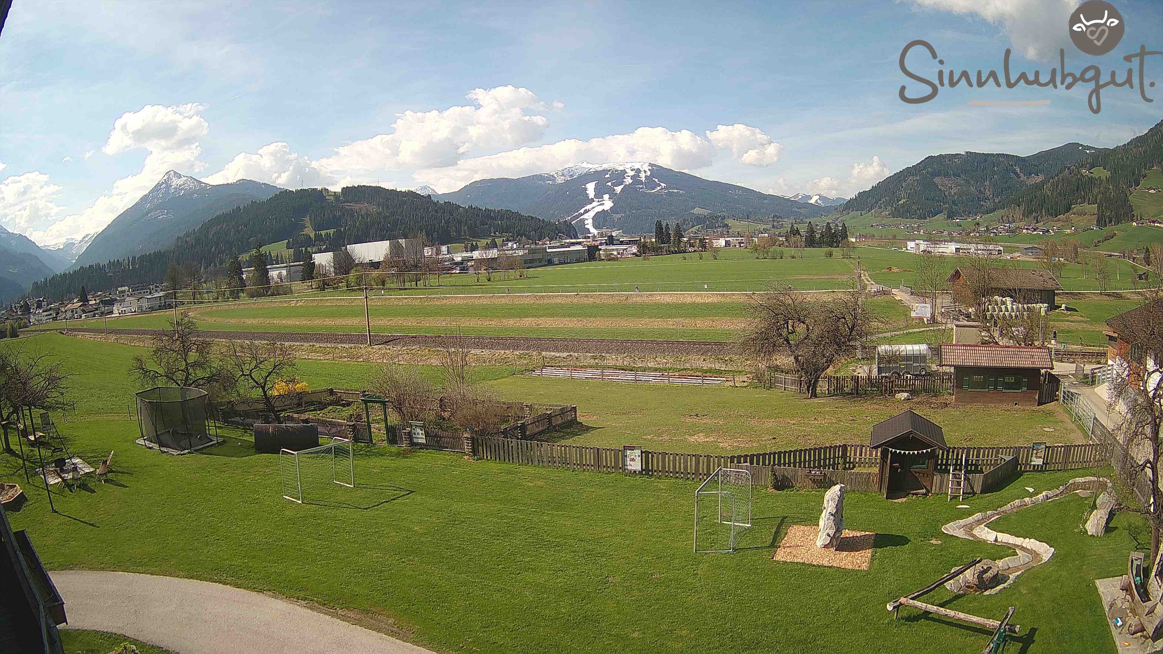 Archived image Webcam Sinnhub farm - Altenmarkt