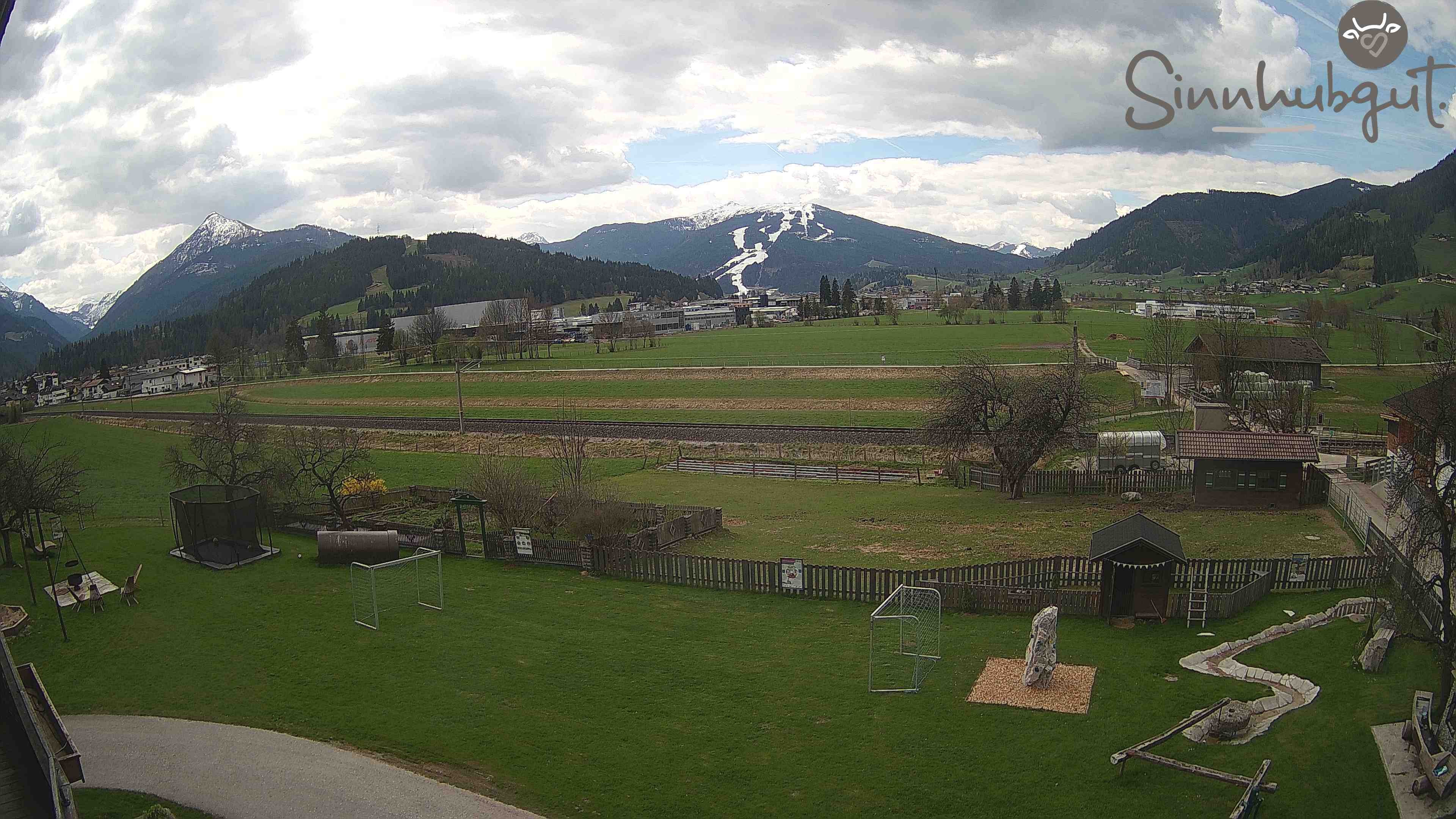 Archived image Webcam Sinnhub farm - Altenmarkt