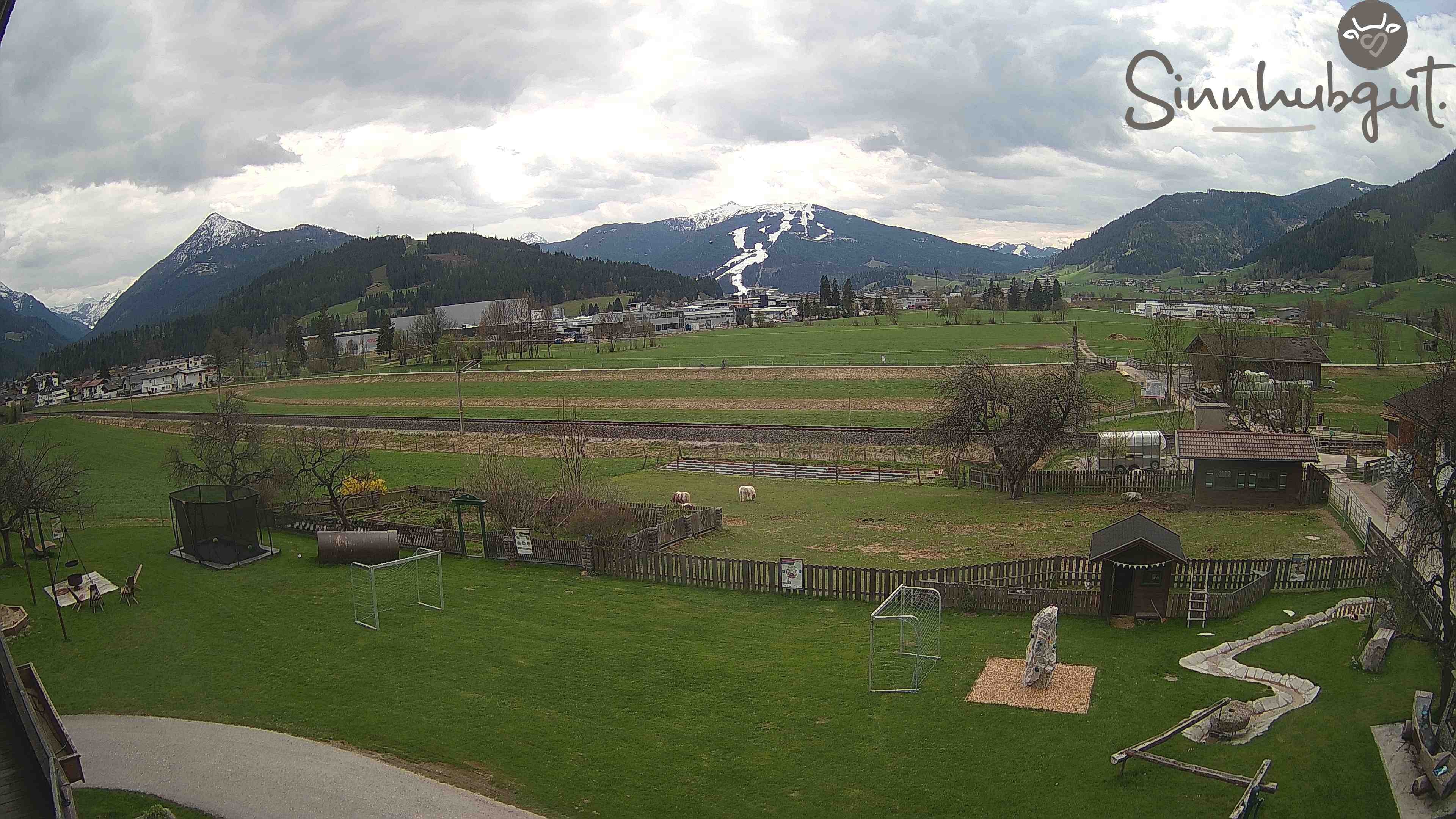 Archived image Webcam Sinnhub farm - Altenmarkt