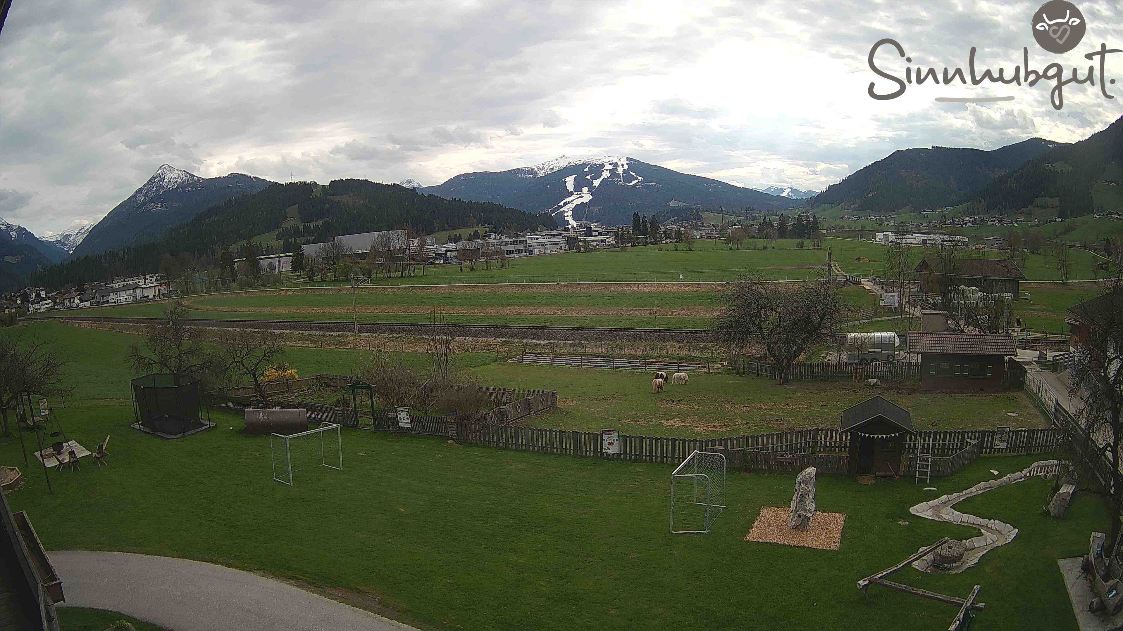 Archived image Webcam Sinnhub farm - Altenmarkt