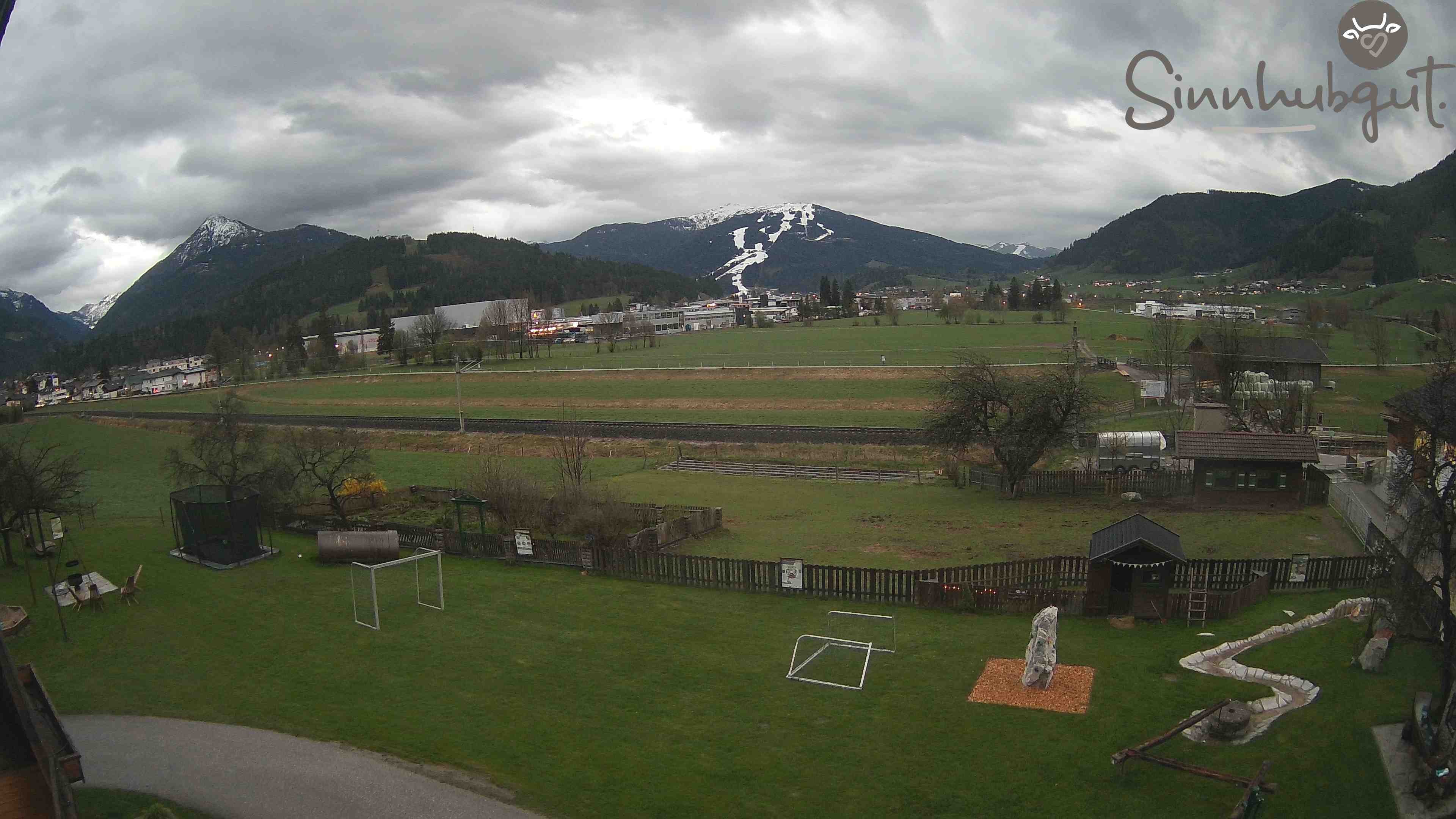 Archived image Webcam Sinnhub farm - Altenmarkt