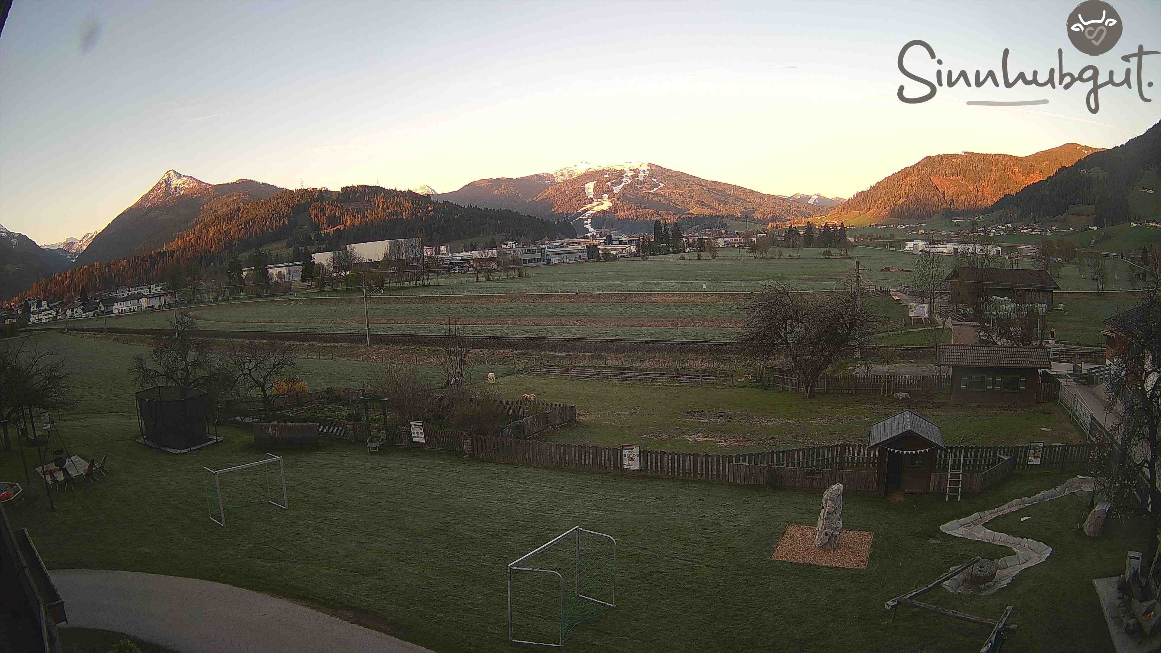 Archived image Webcam Sinnhub farm - Altenmarkt