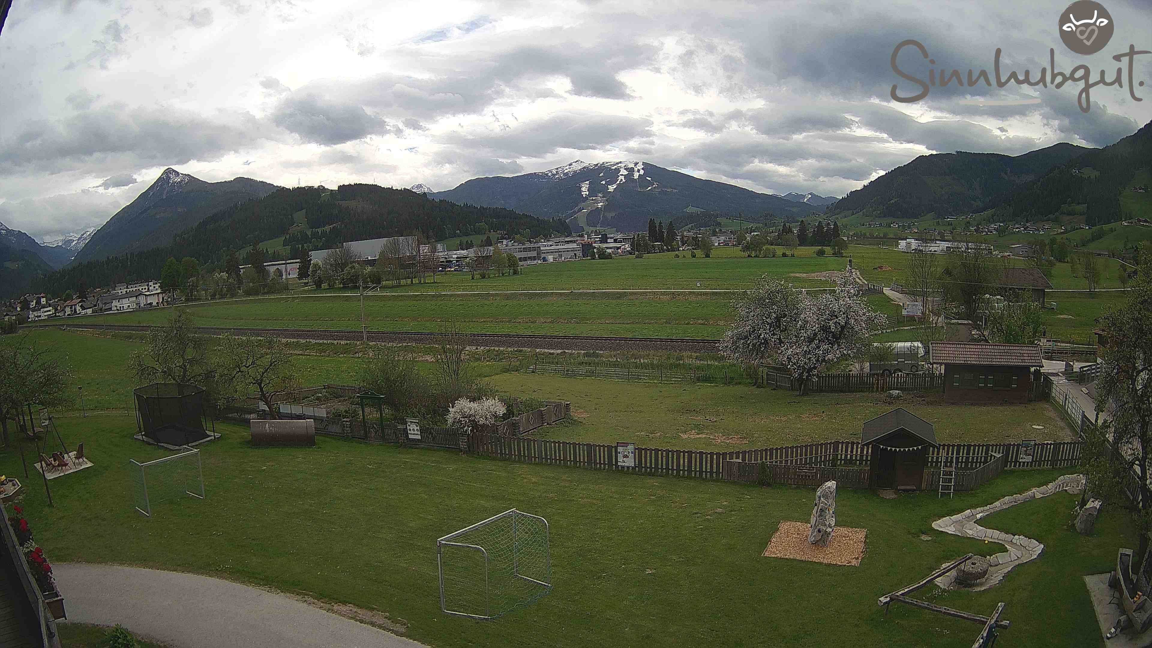 Archived image Webcam Sinnhub farm - Altenmarkt