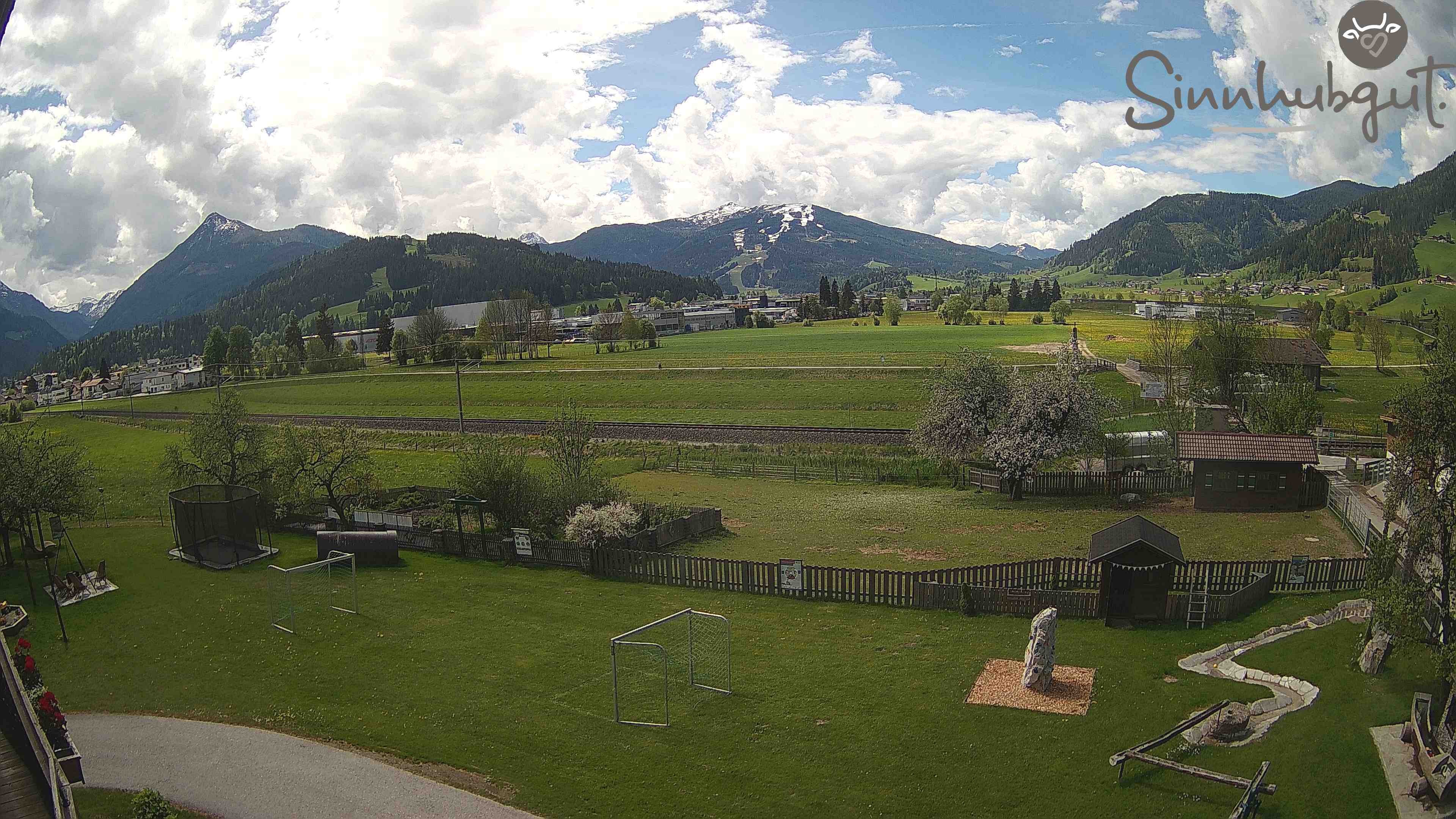 Archived image Webcam Sinnhub farm - Altenmarkt