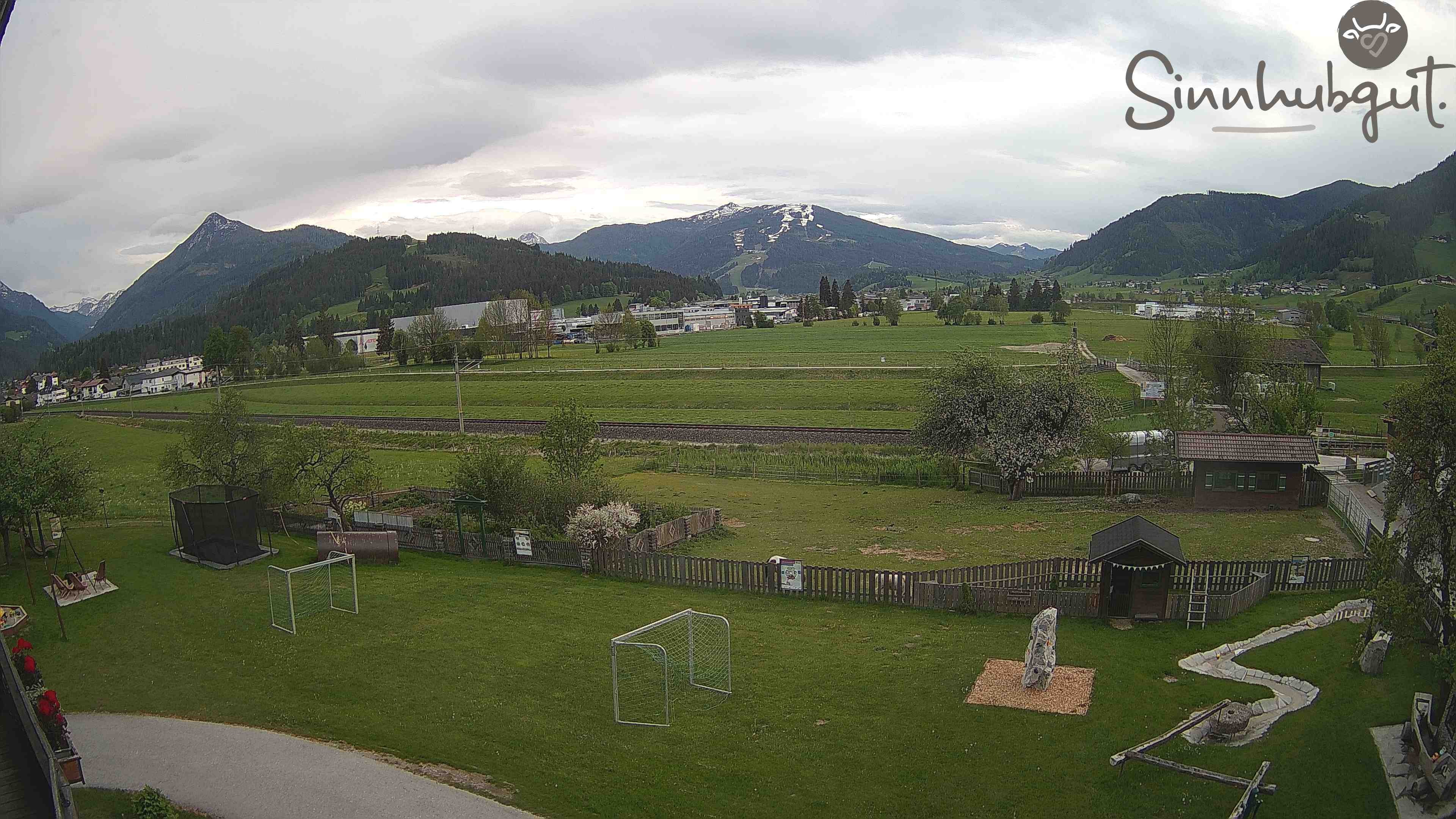 Archived image Webcam Sinnhub farm - Altenmarkt