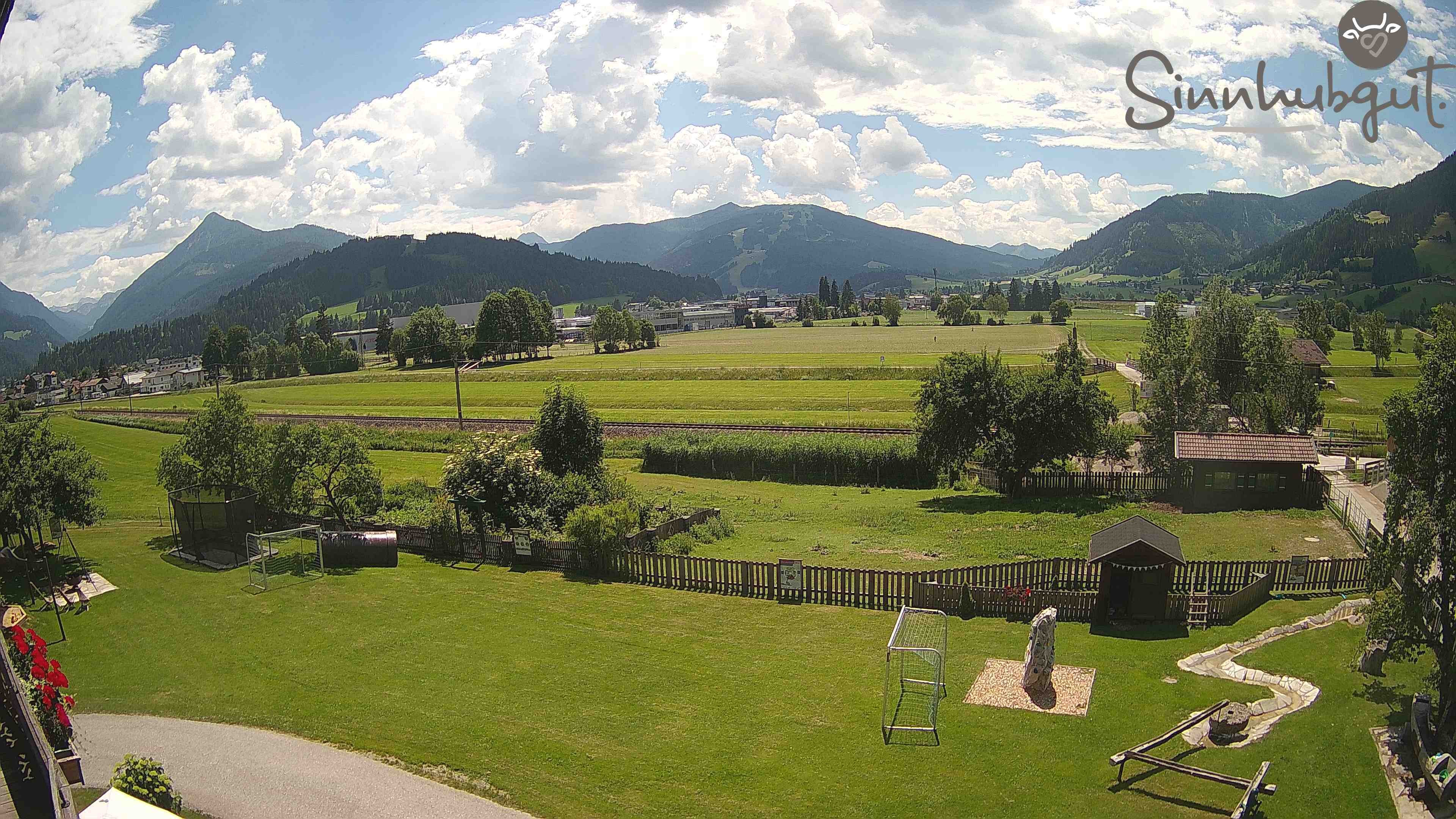Archived image Webcam Sinnhub farm - Altenmarkt