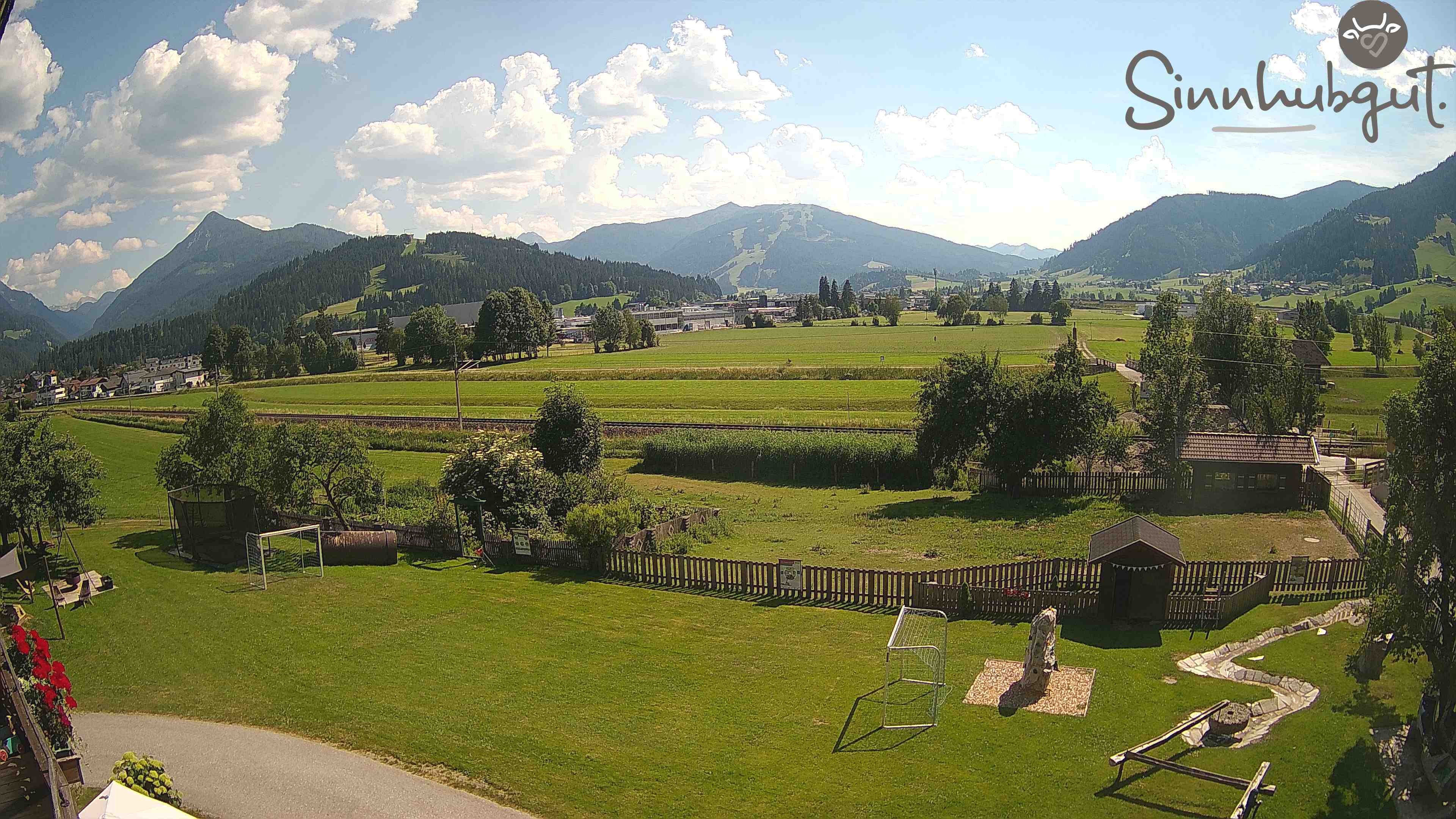 Archived image Webcam Sinnhub farm - Altenmarkt