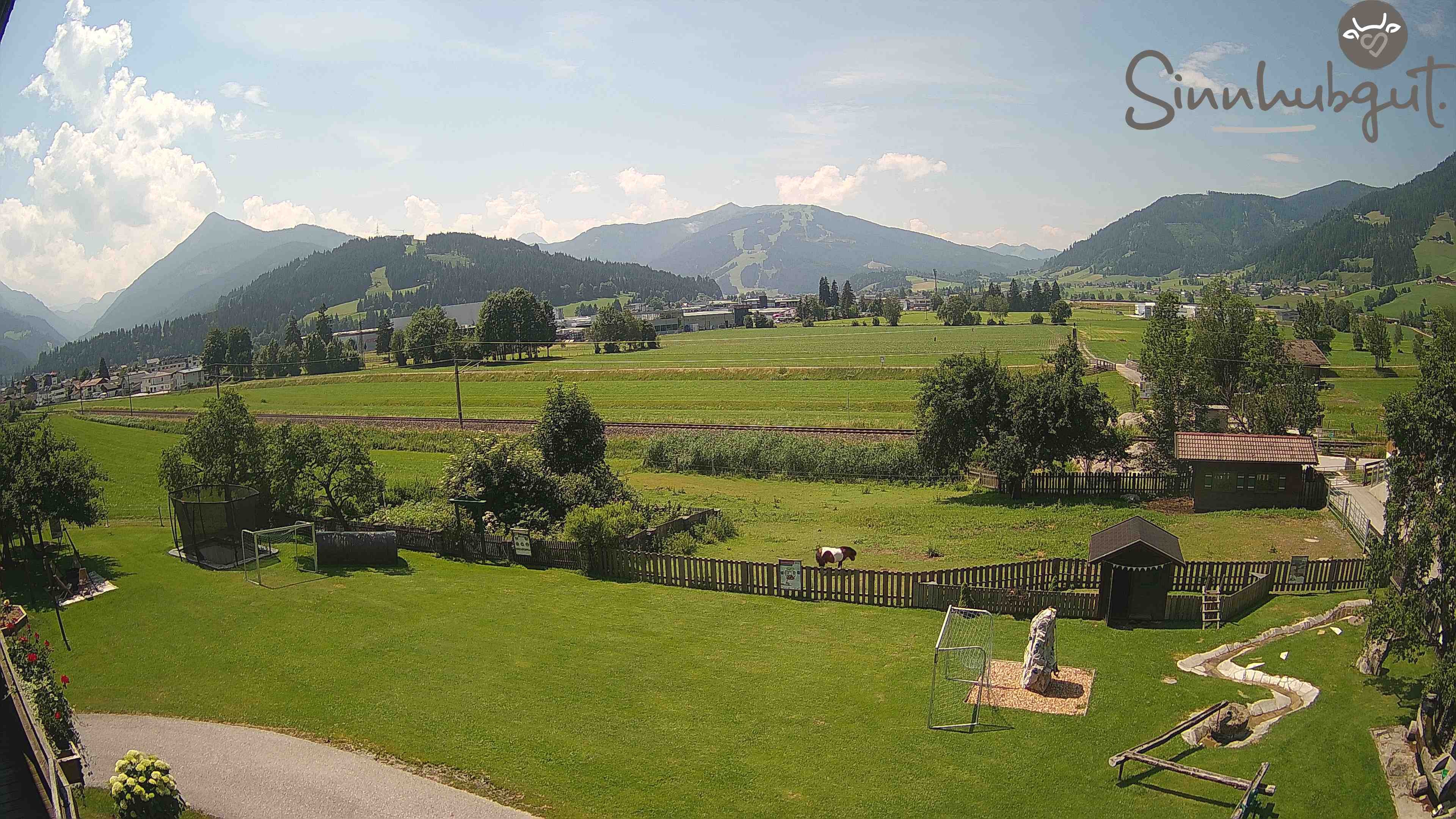 Archived image Webcam Sinnhub farm - Altenmarkt