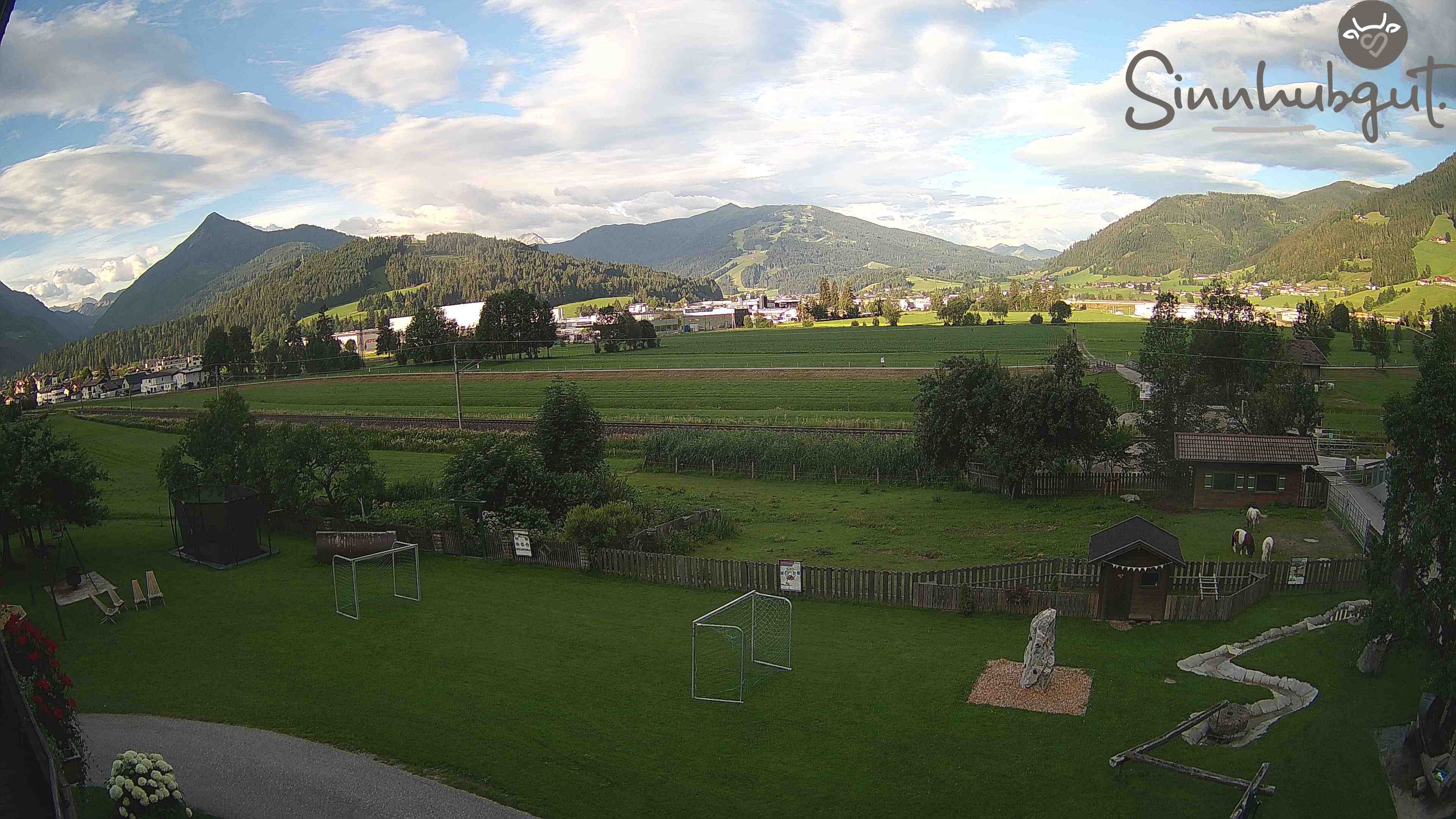 Archived image Webcam Sinnhub farm - Altenmarkt