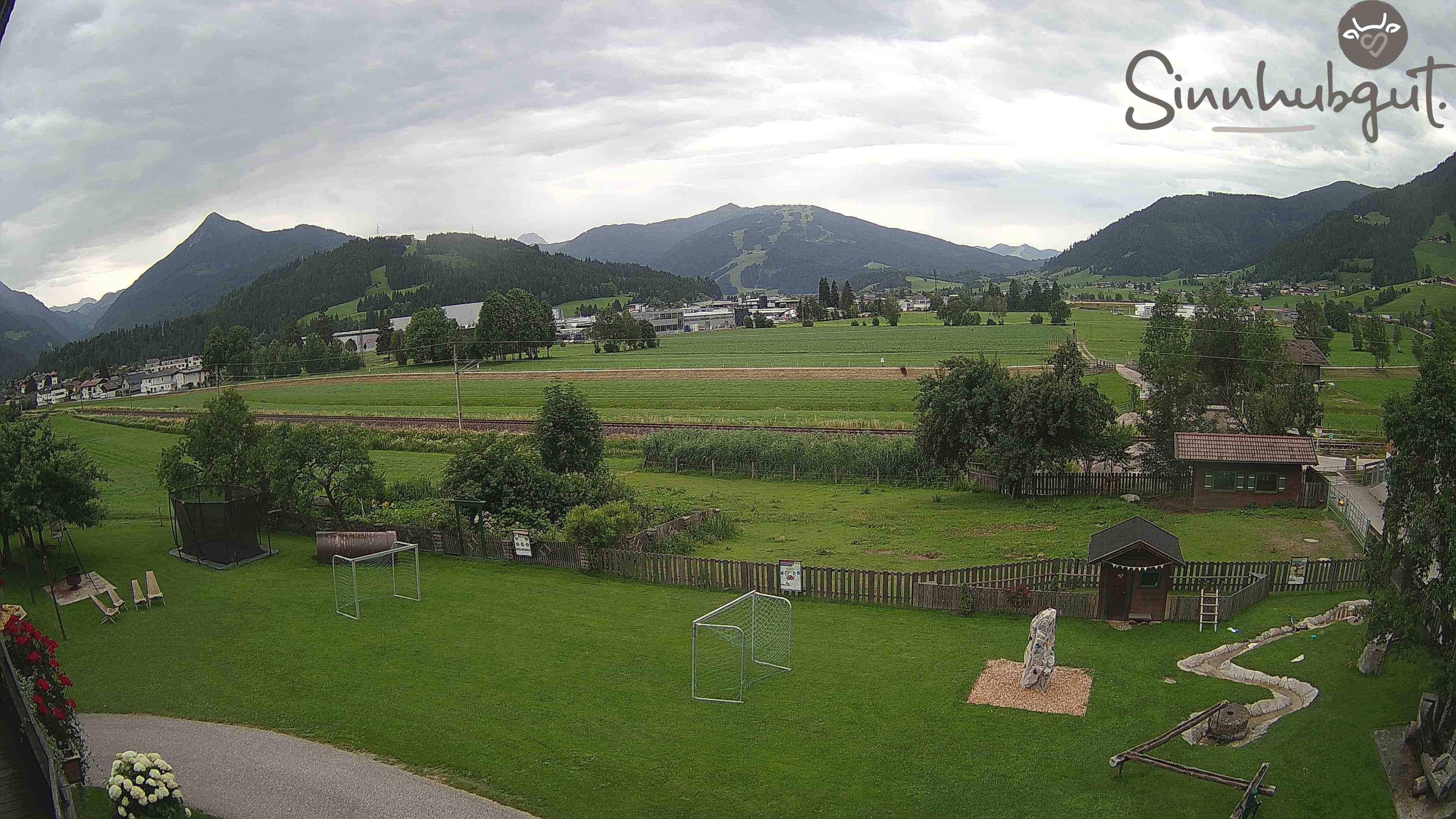 Archived image Webcam Sinnhub farm - Altenmarkt