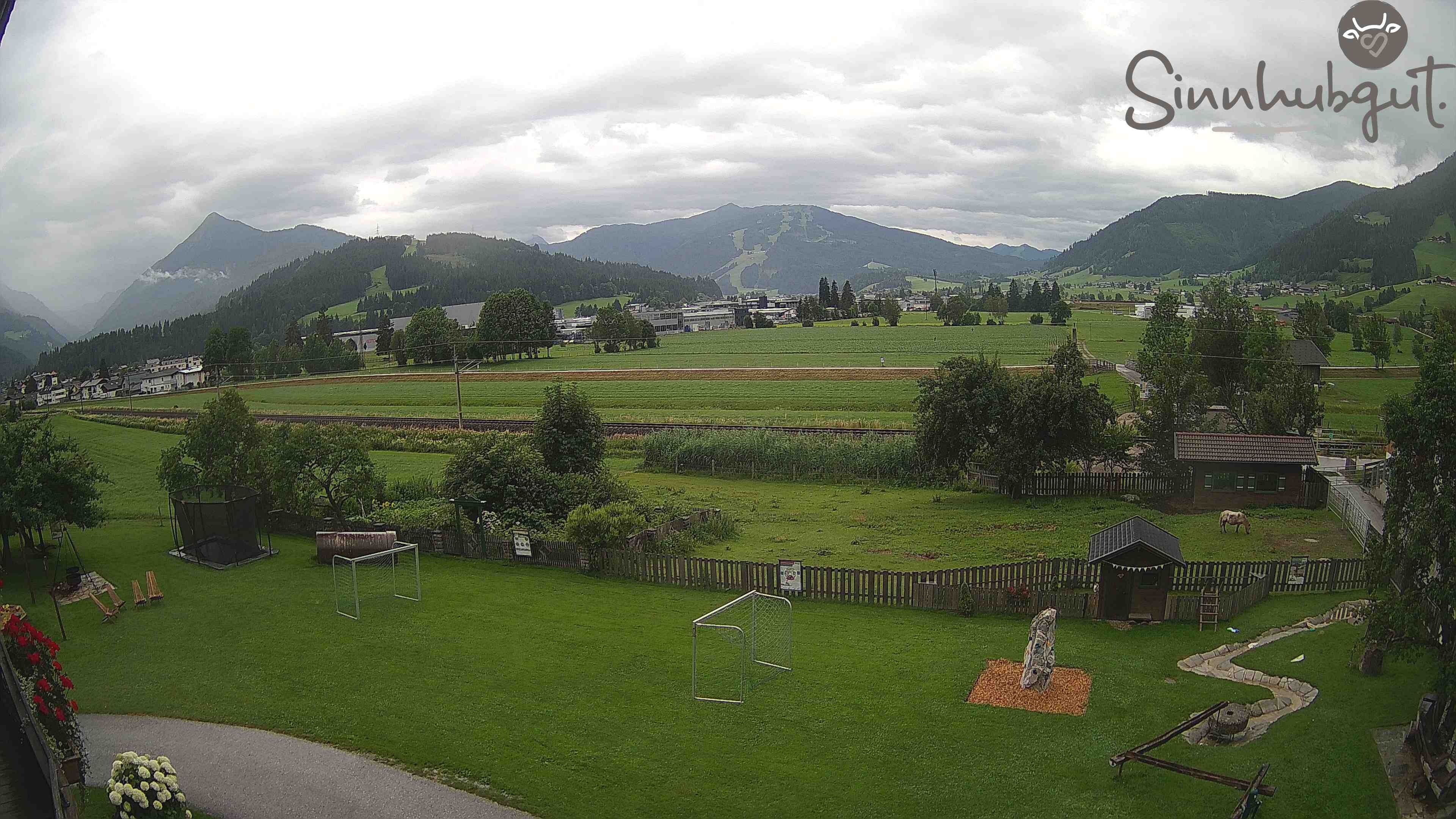 Archived image Webcam Sinnhub farm - Altenmarkt