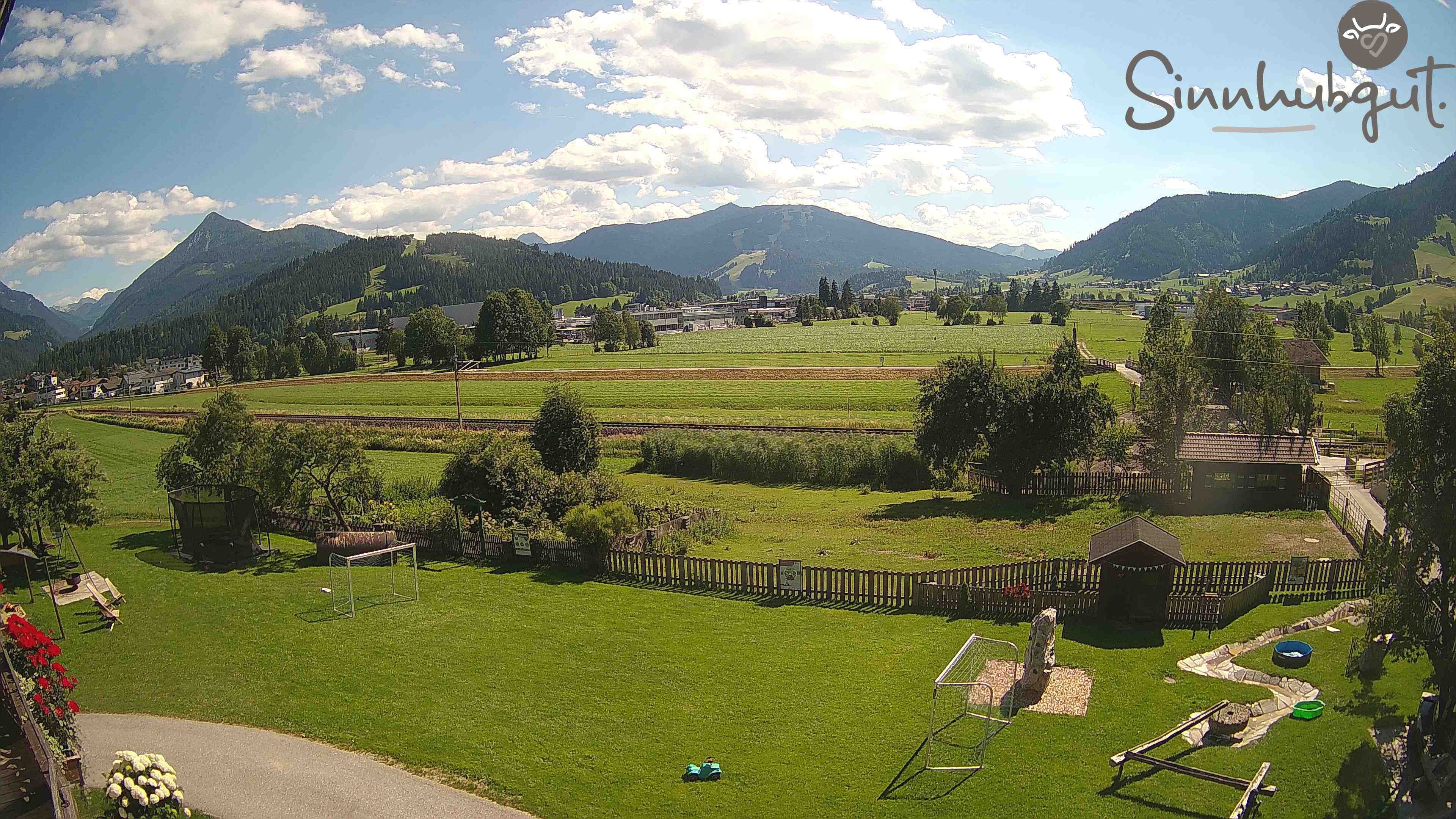 Archived image Webcam Sinnhub farm - Altenmarkt