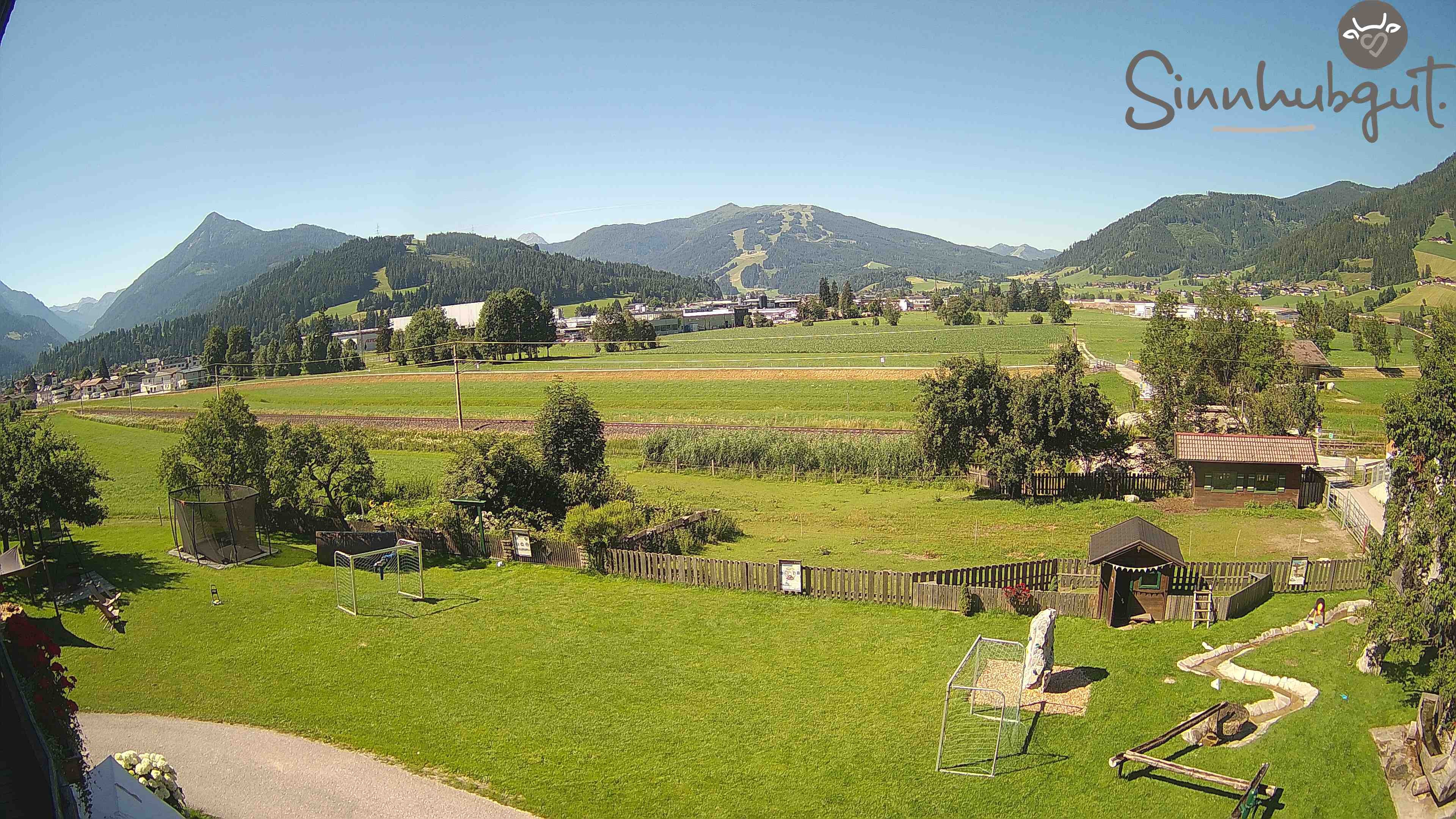 Archived image Webcam Sinnhub farm - Altenmarkt
