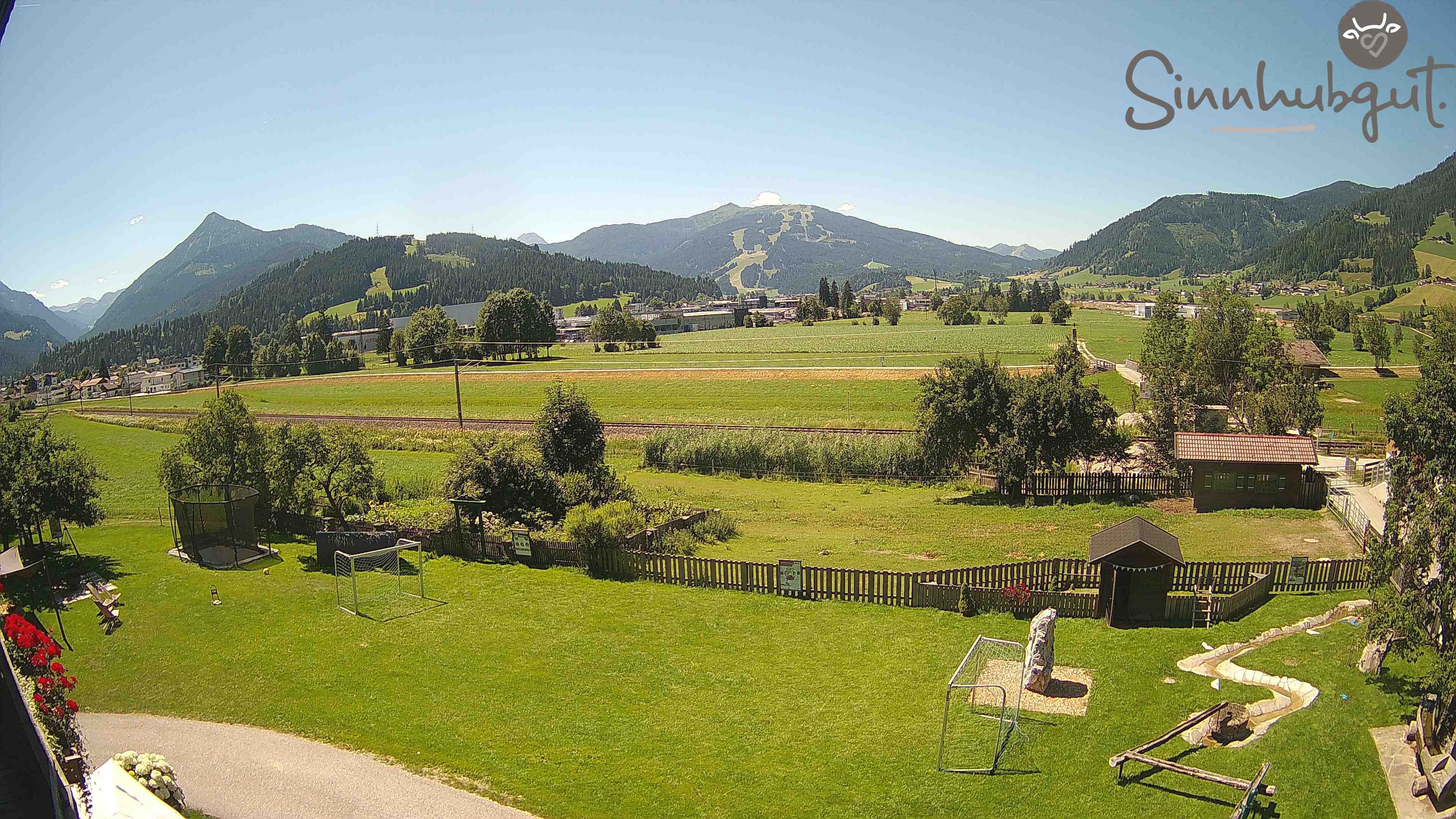 Archived image Webcam Sinnhub farm - Altenmarkt