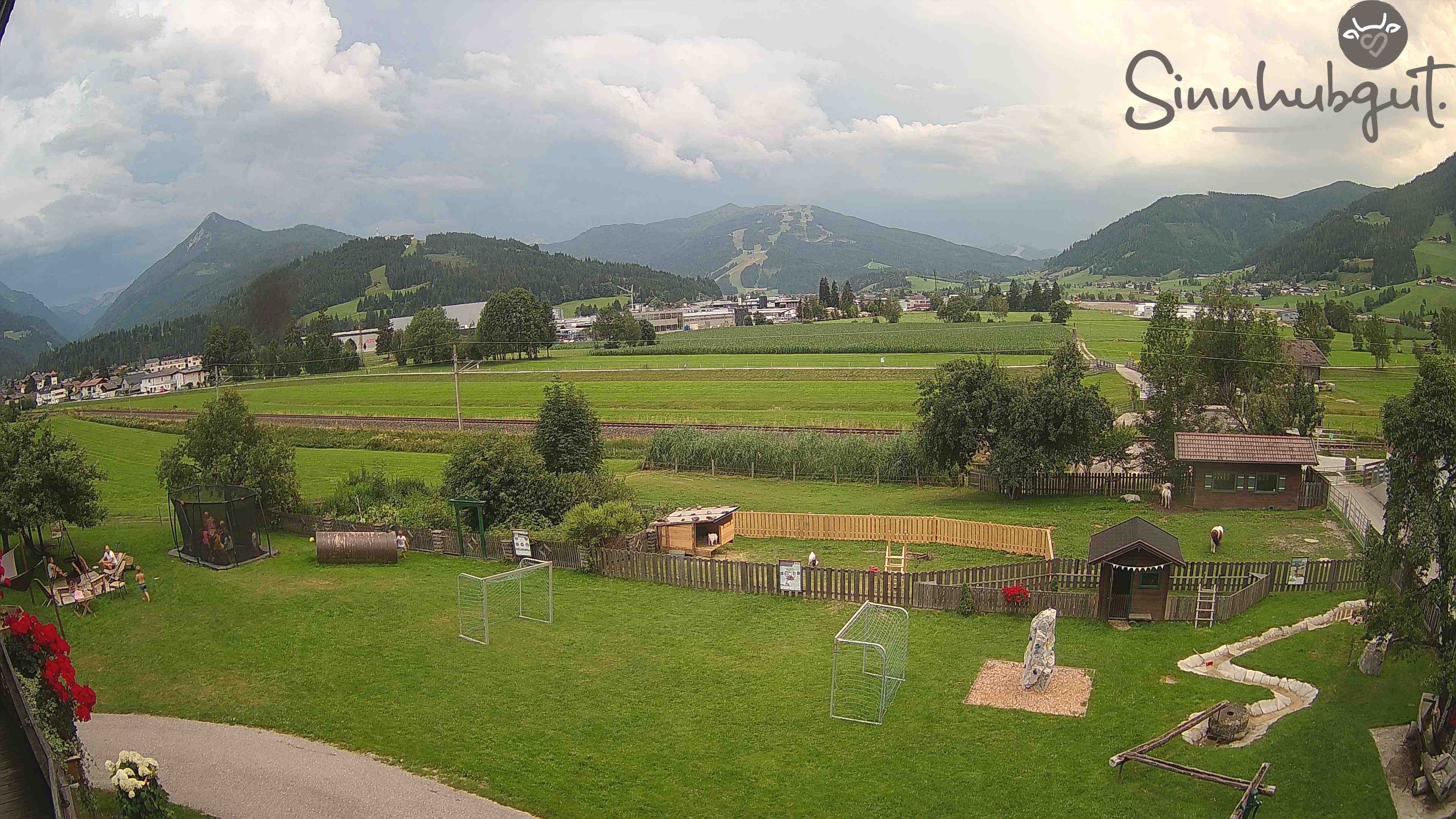 Archived image Webcam Sinnhub farm - Altenmarkt