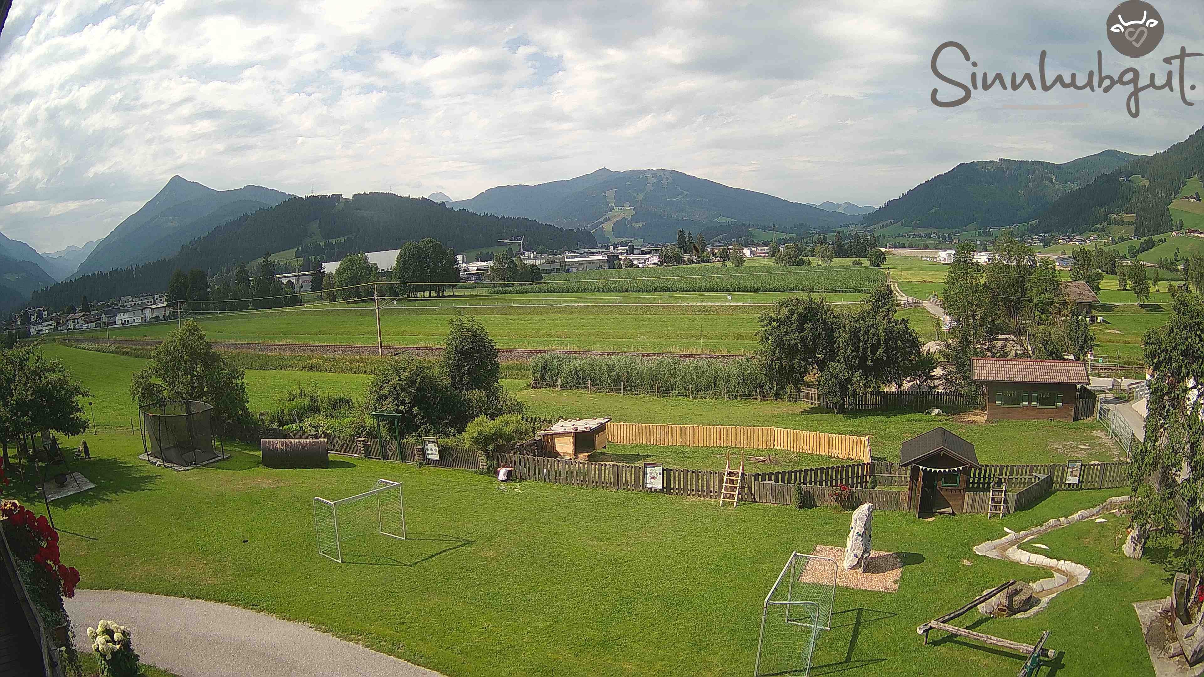 Archived image Webcam Sinnhub farm - Altenmarkt