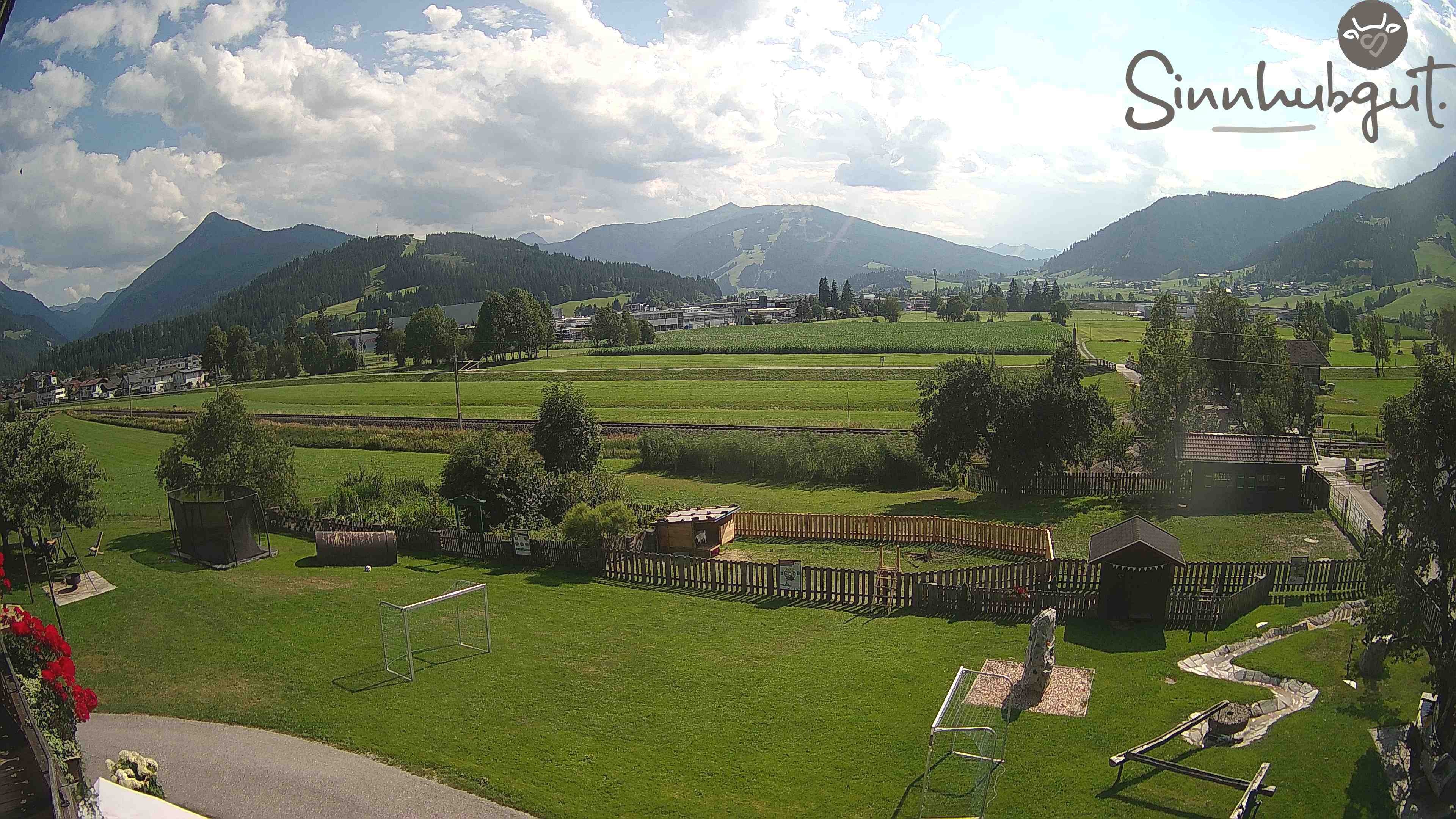 Archived image Webcam Sinnhub farm - Altenmarkt