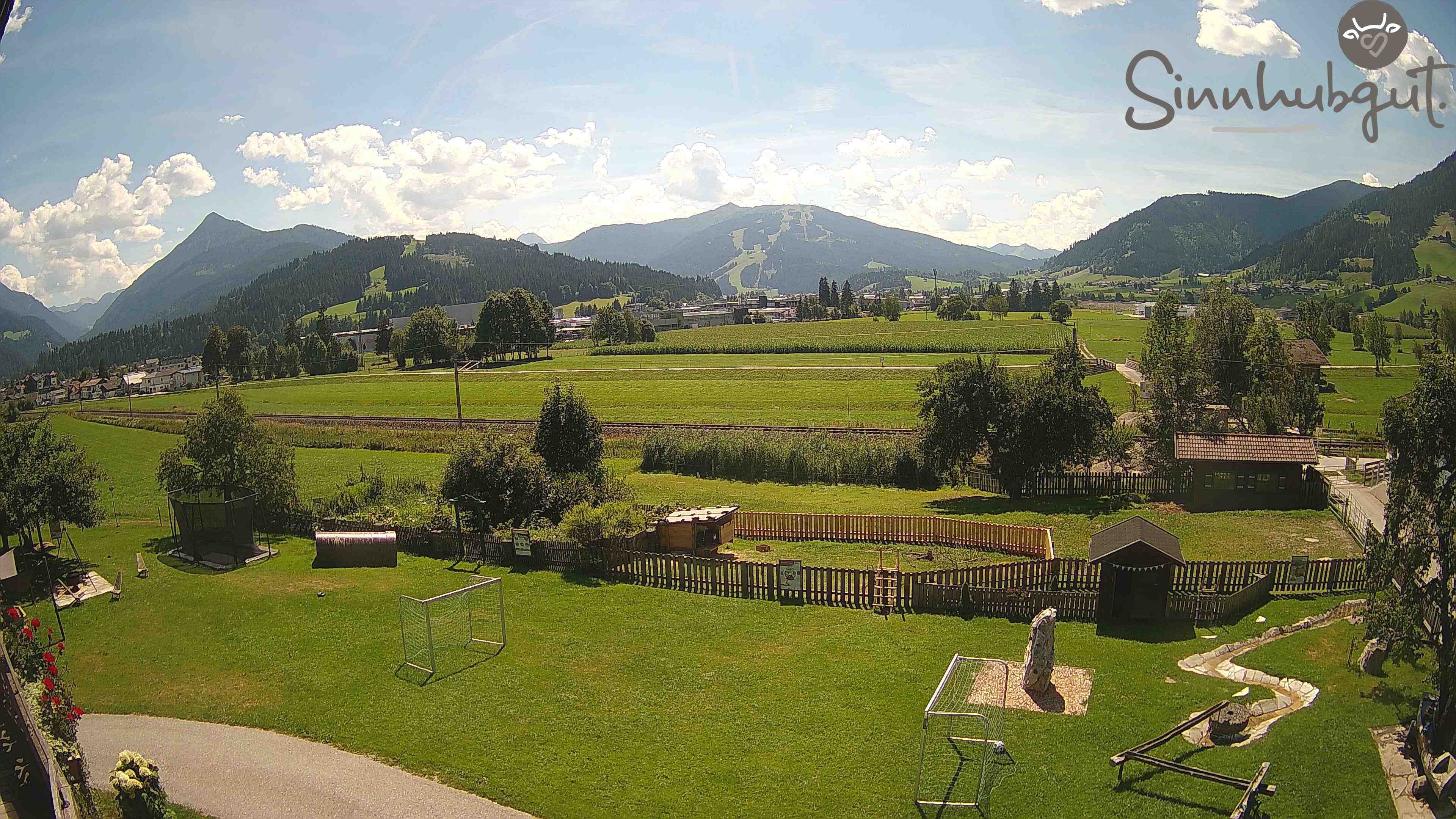 Archived image Webcam Sinnhub farm - Altenmarkt
