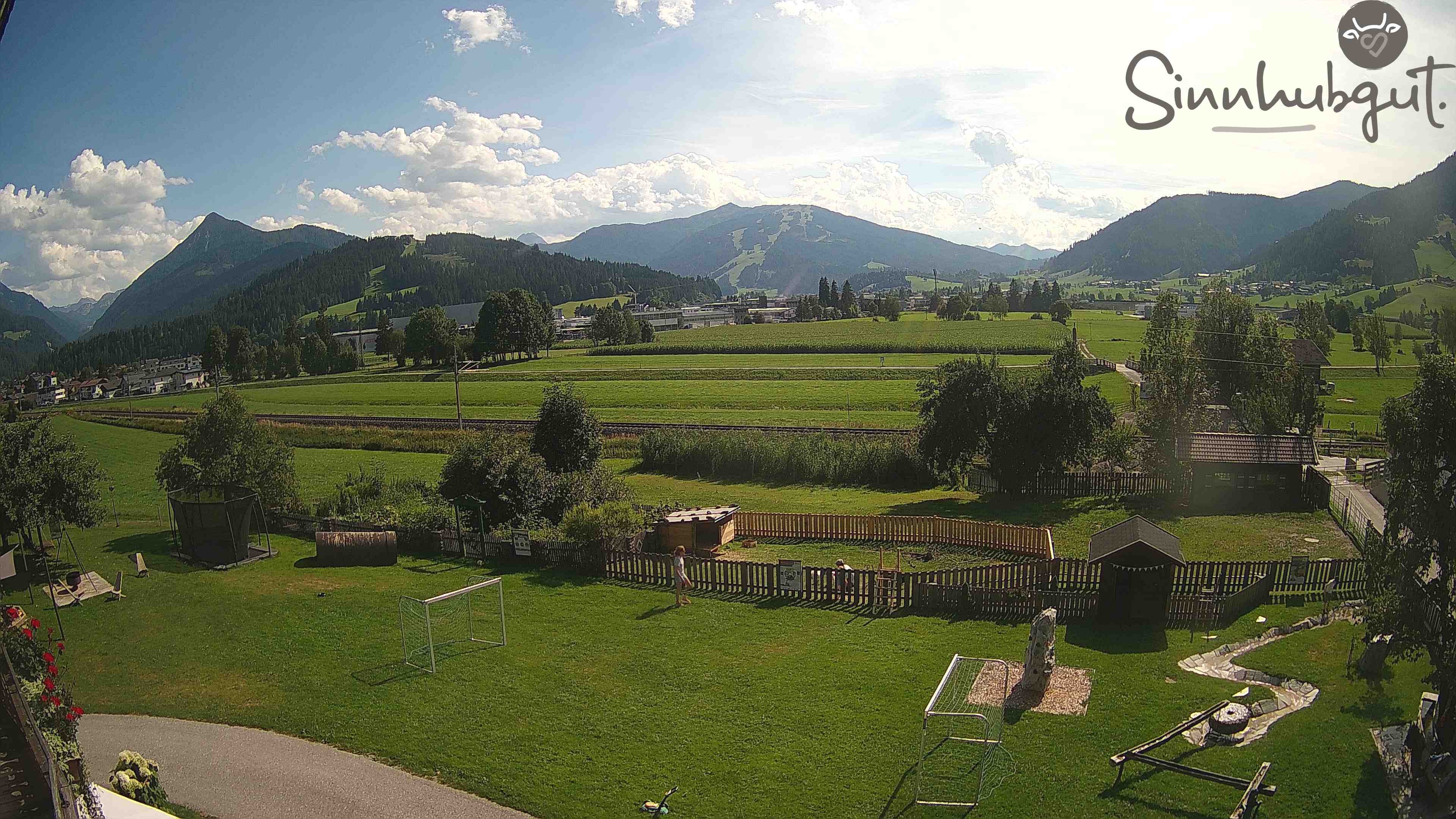 Archived image Webcam Sinnhub farm - Altenmarkt