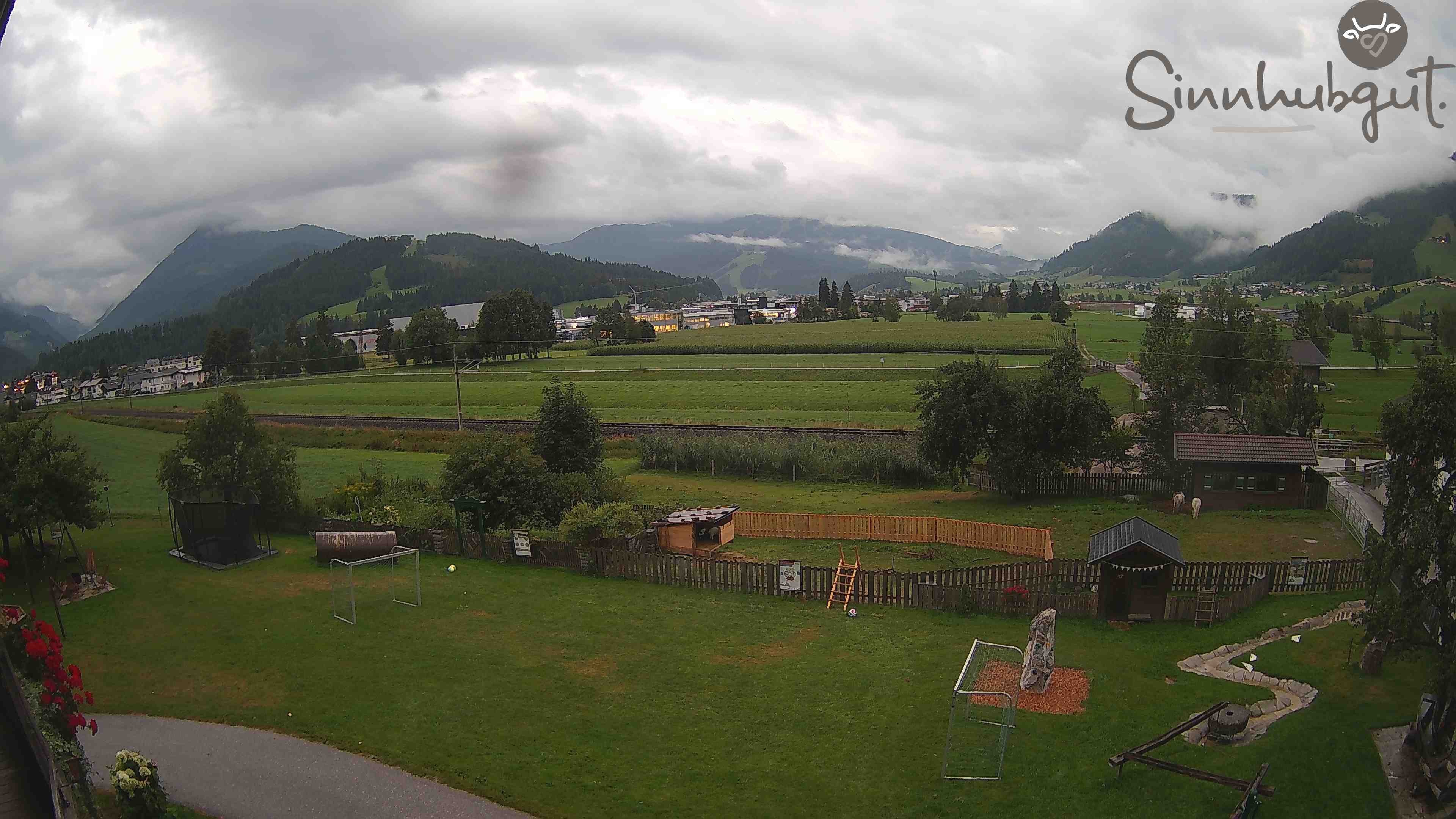 Archived image Webcam Sinnhub farm - Altenmarkt